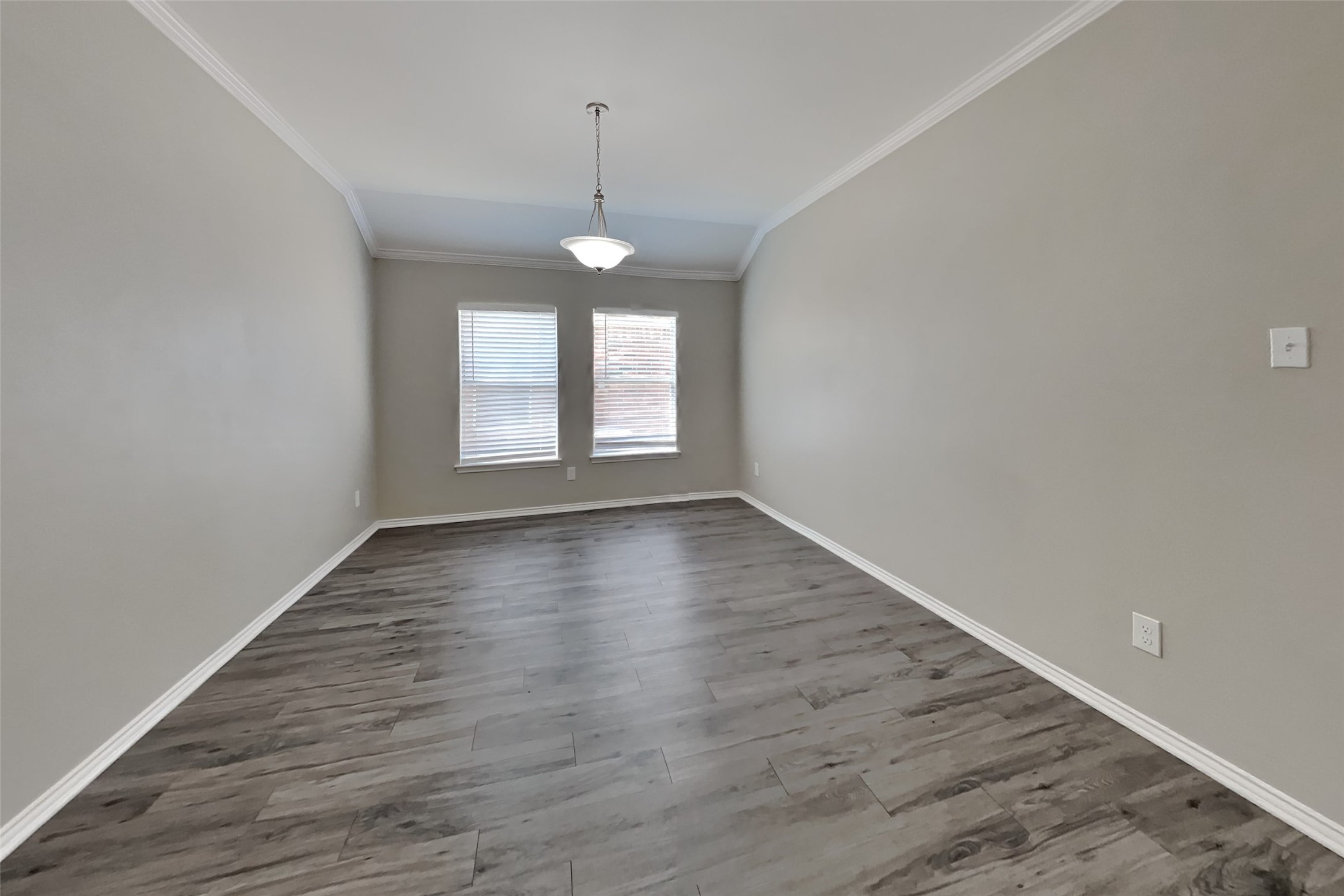 26873 Manor Falls Drive Property Photo 6