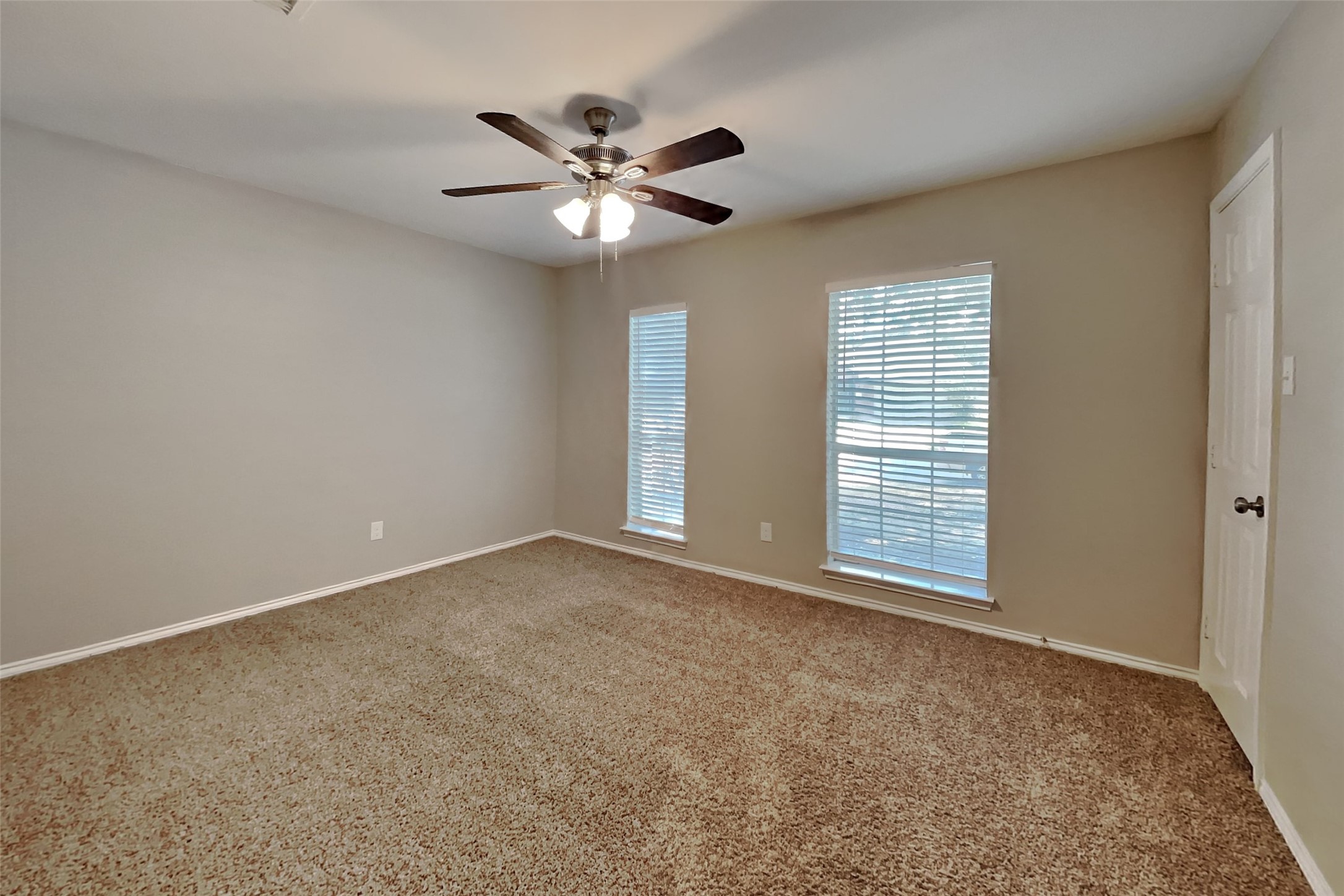 26873 Manor Falls Drive Property Photo 13