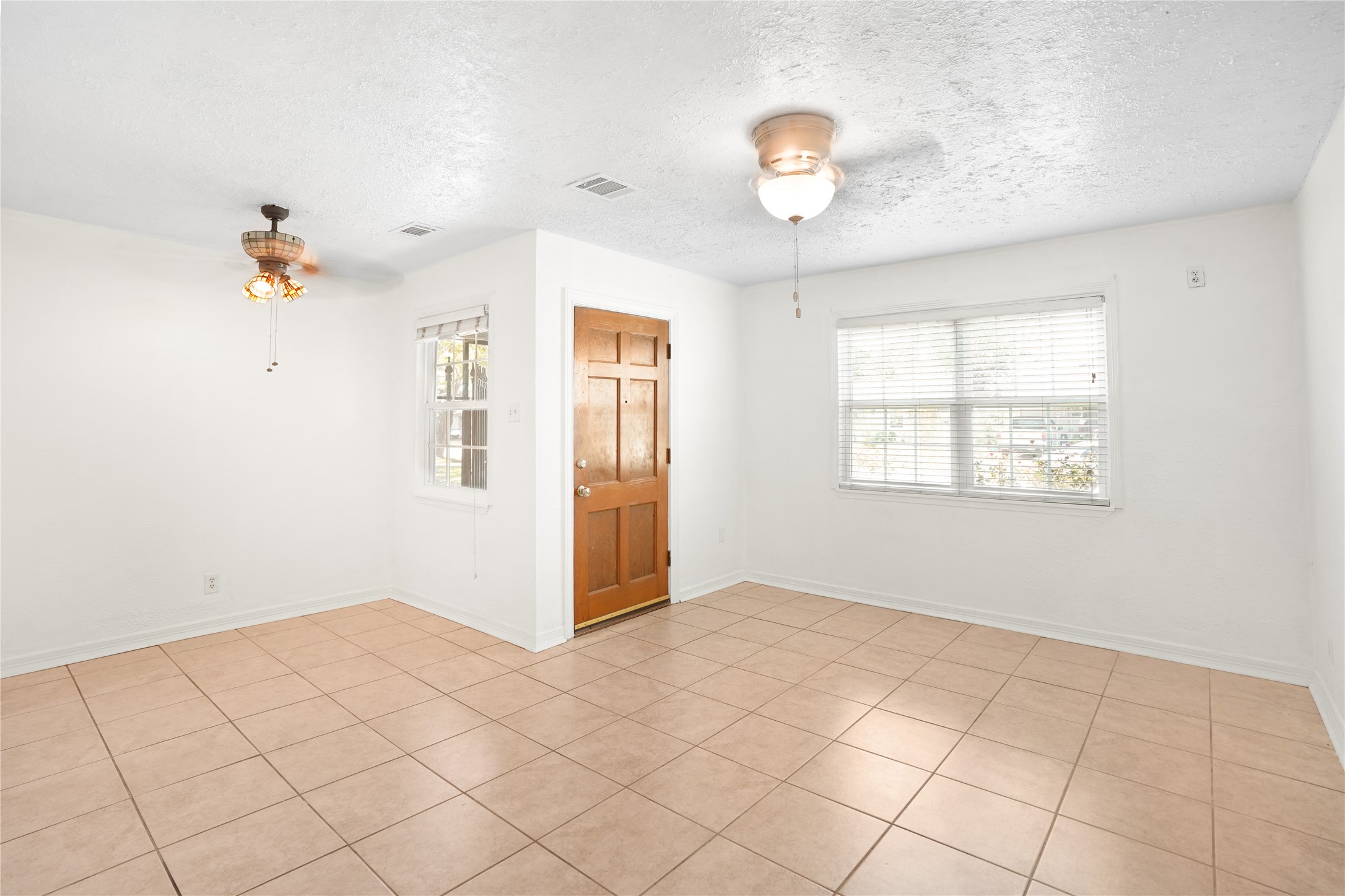 12432 Yancy Drive Property Photo 3