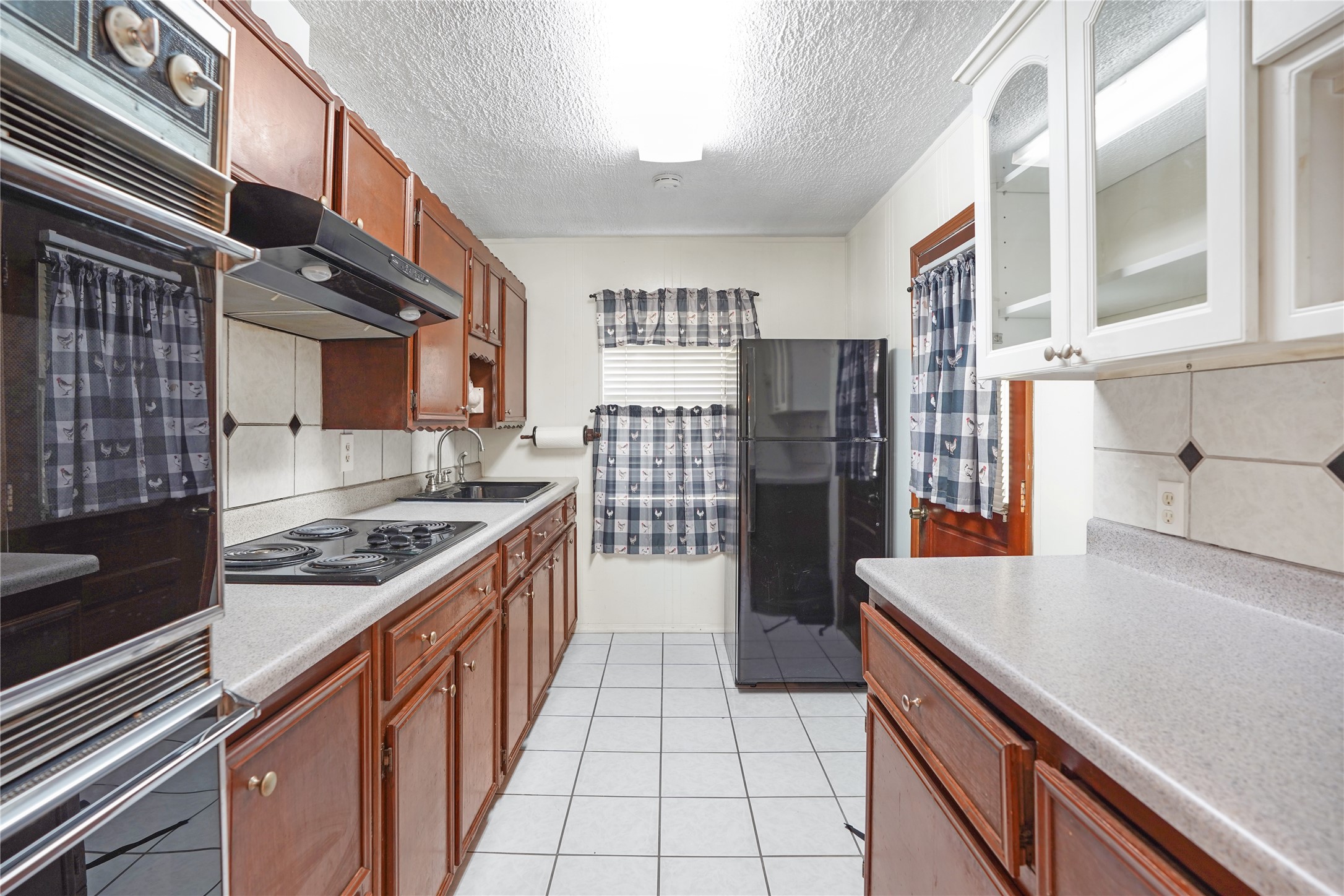 12432 Yancy Drive Property Photo 4