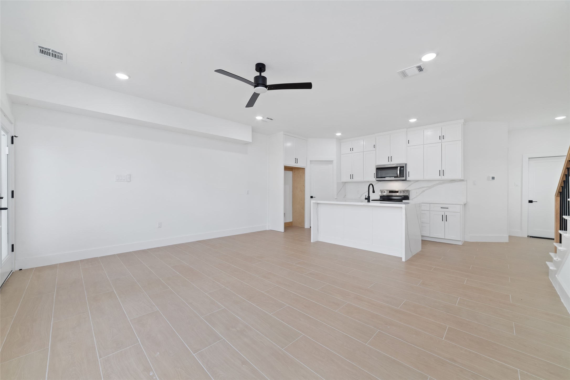 1811 N Spring Dr 7 Property Photo 5