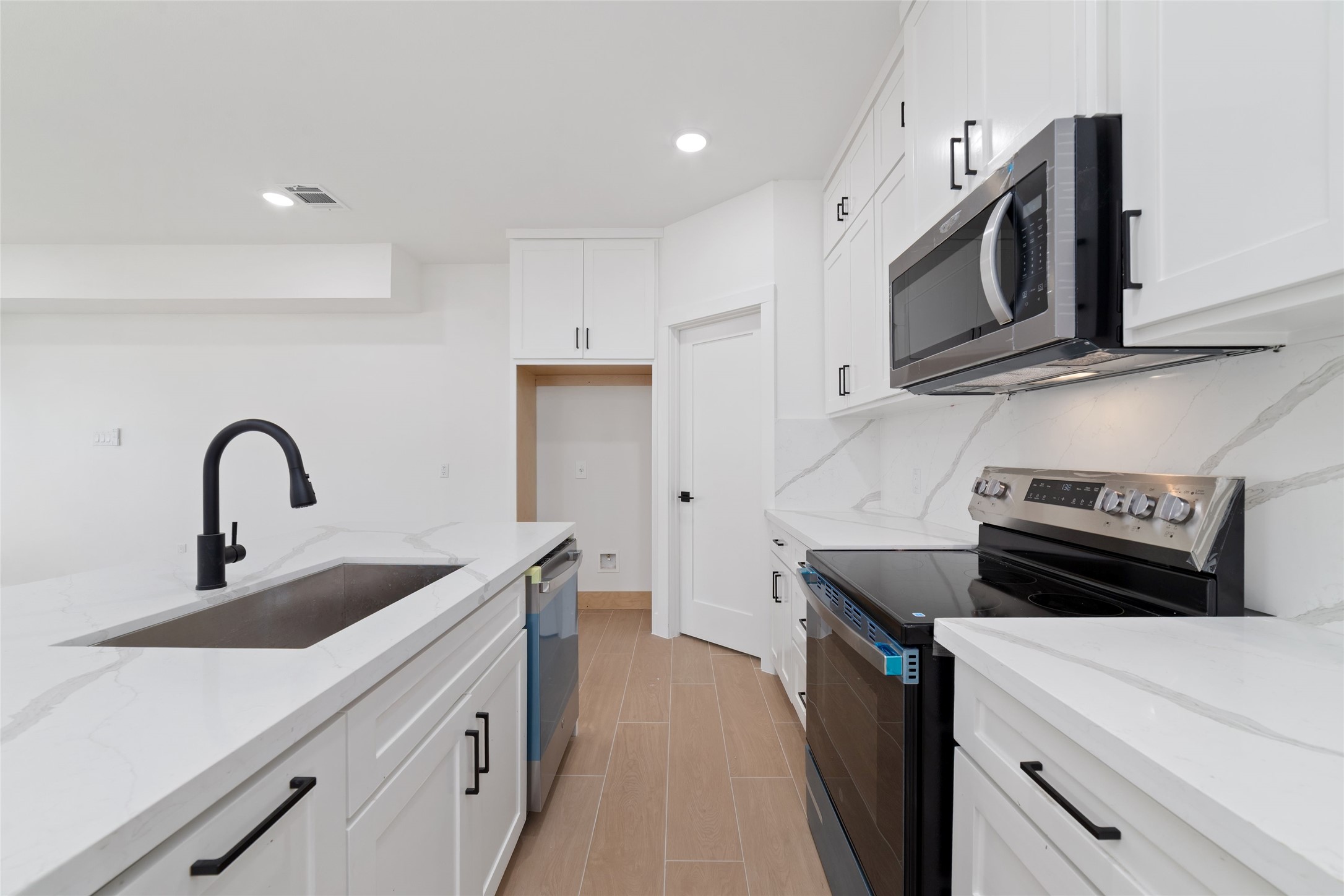 1811 N Spring Dr 7 Property Photo 12