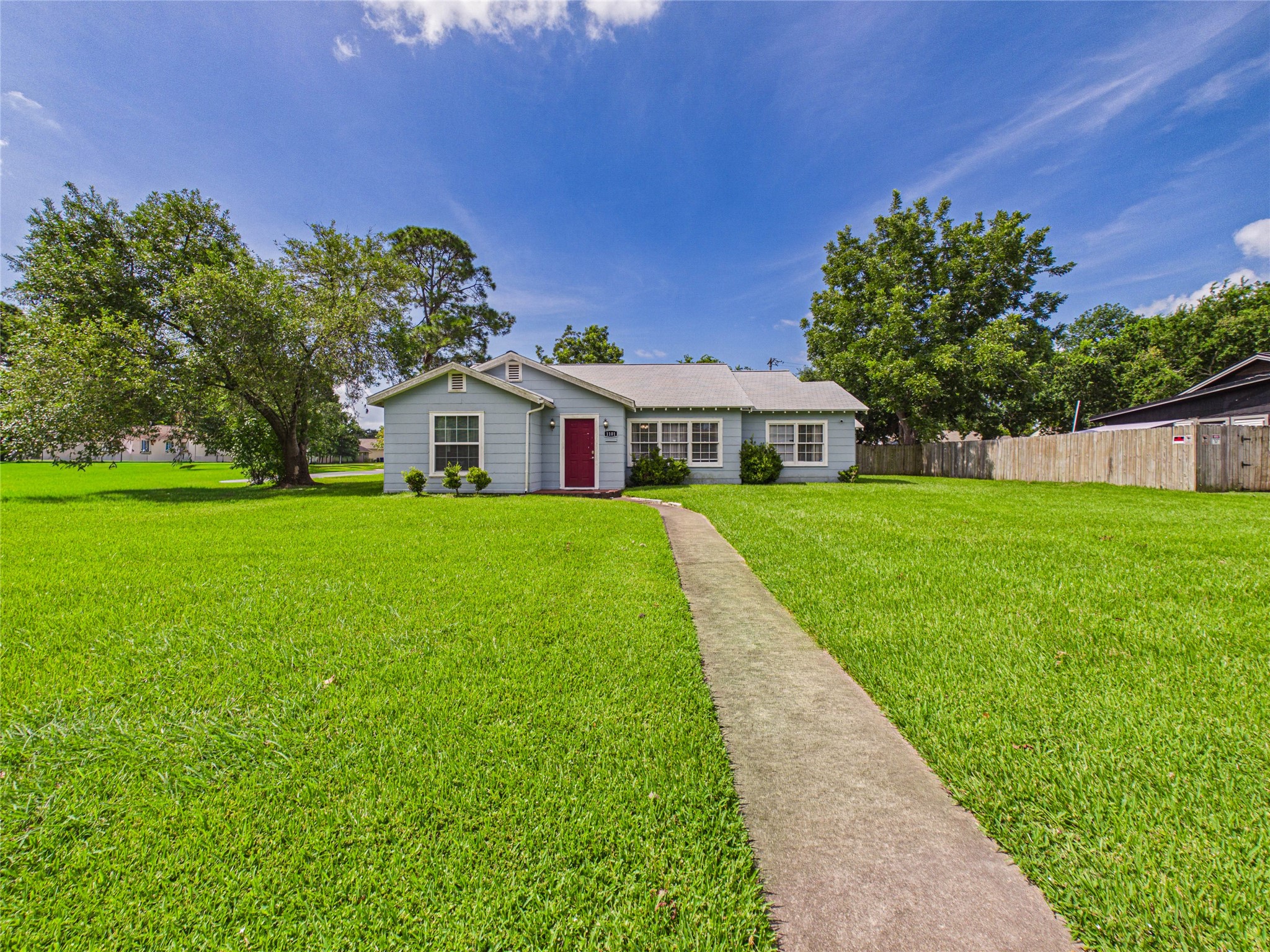 1101 15th Avenue N Property Photo 1