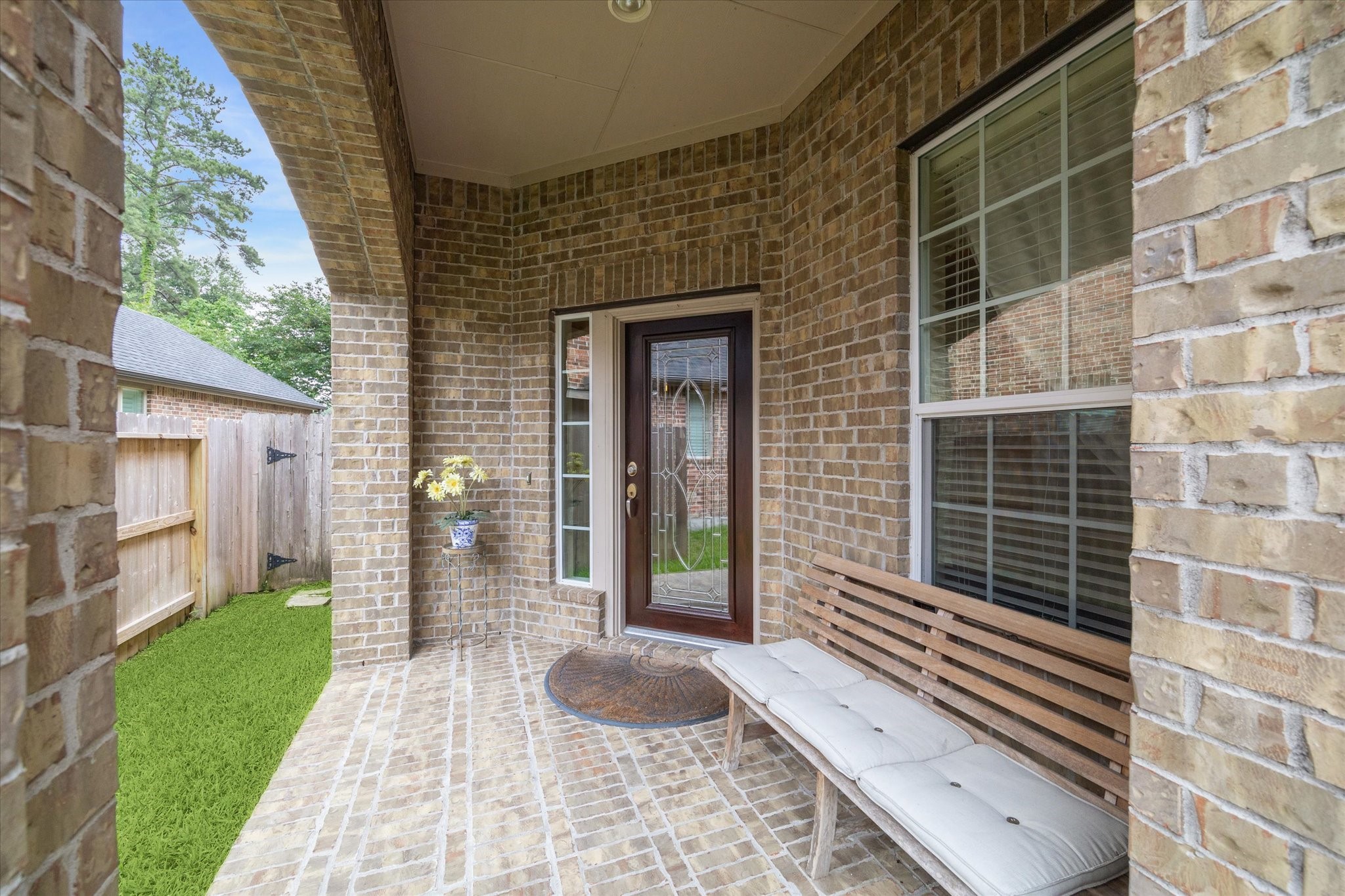 20289 Southwood Oaks Drive Property Photo 2