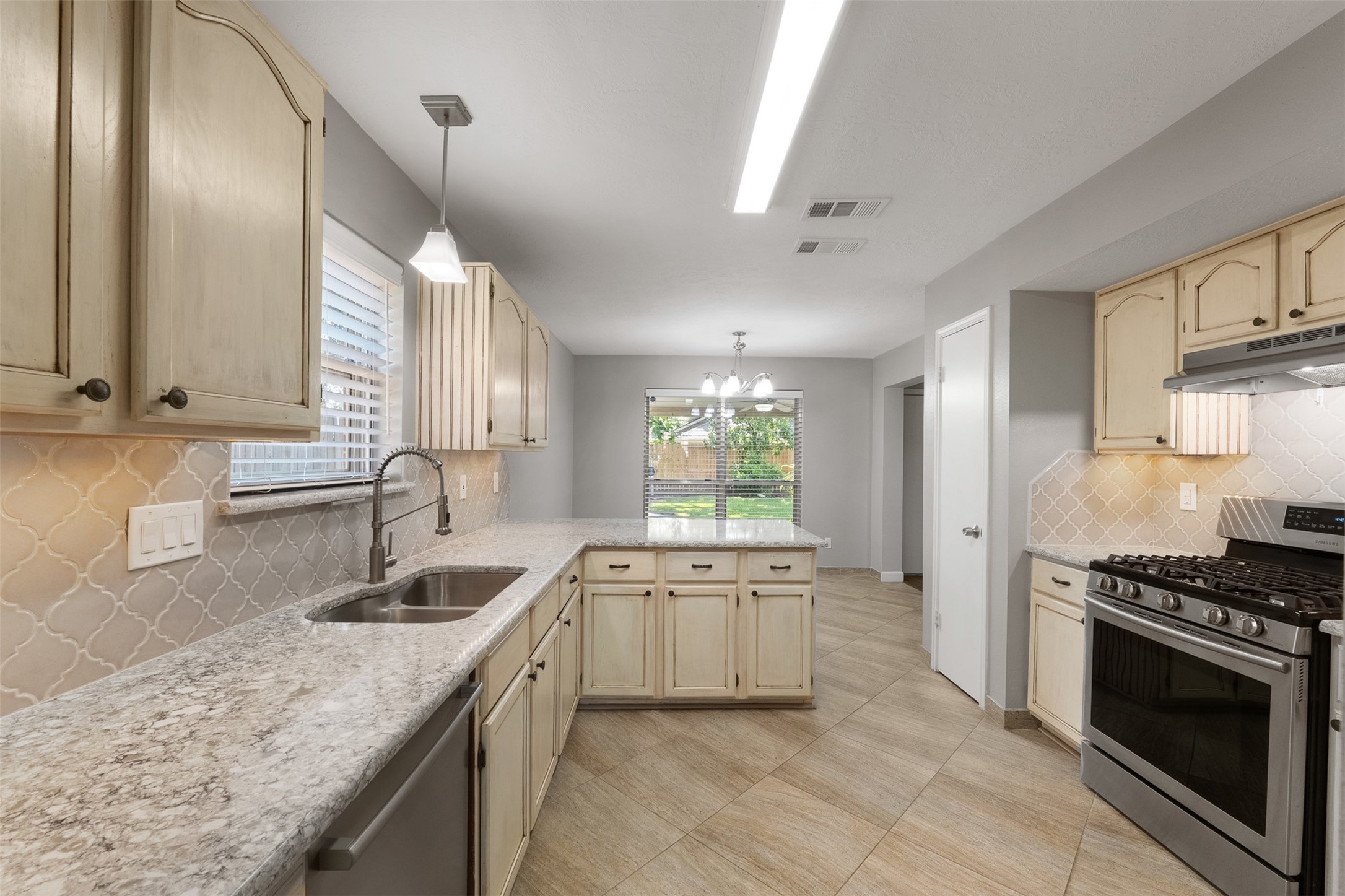 1118 Wentworth Drive Property Photo 16