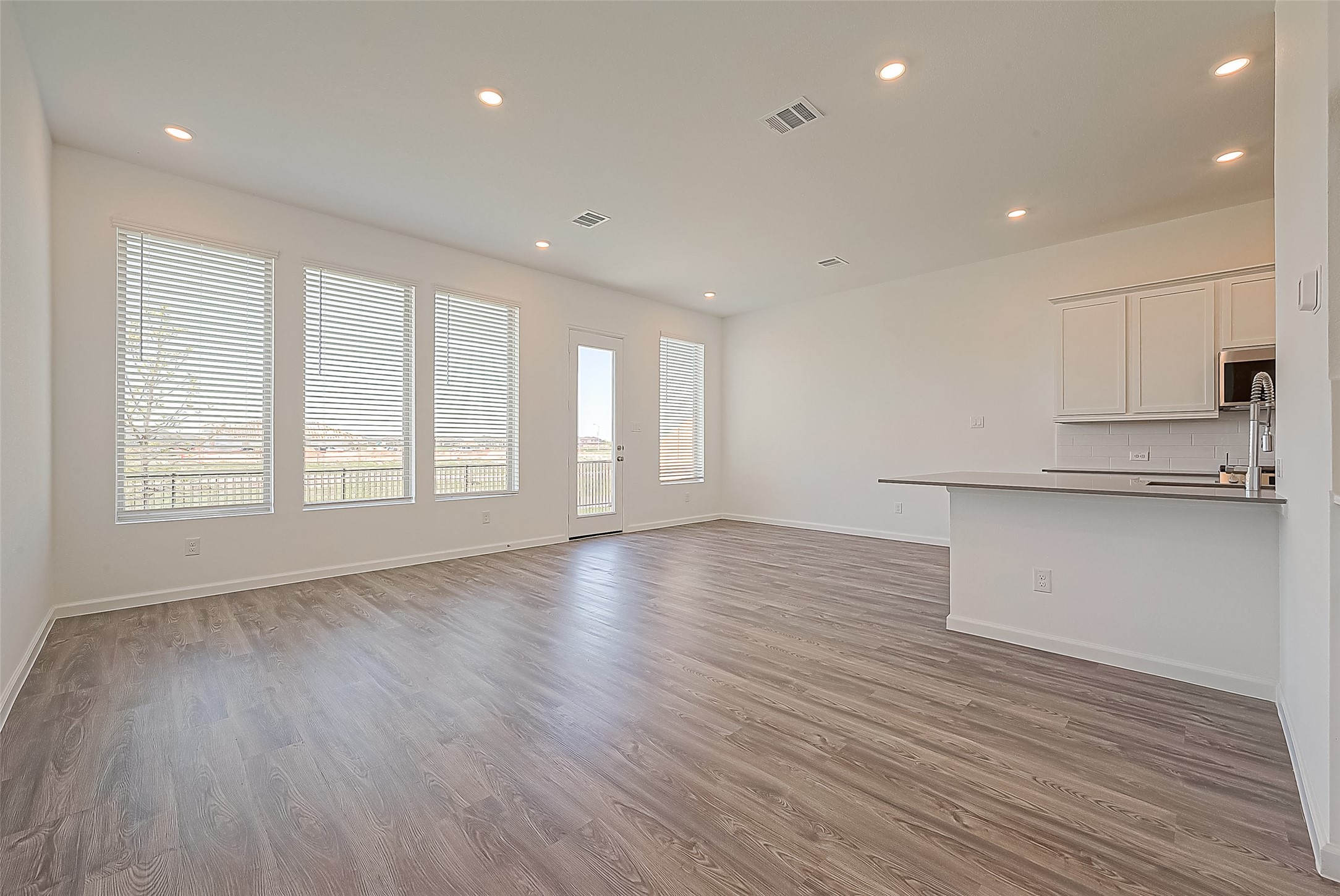 5554 Amber Brook Lane Property Photo 6