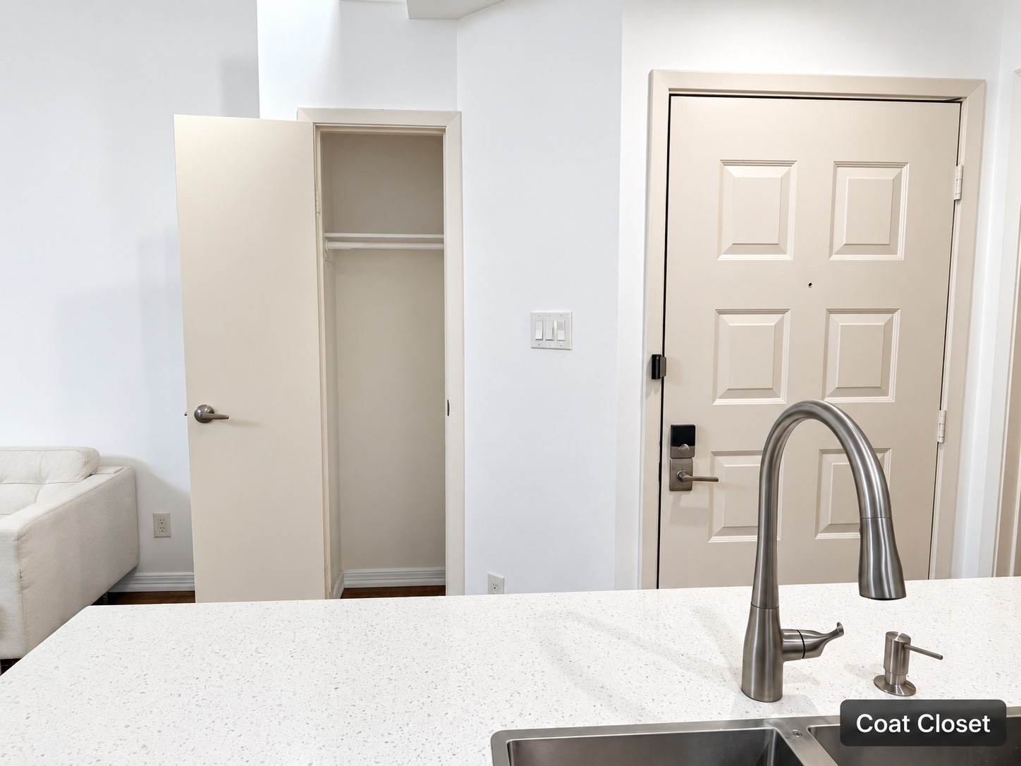 10855 Meadowglen Lane 1128 Property Photo 17