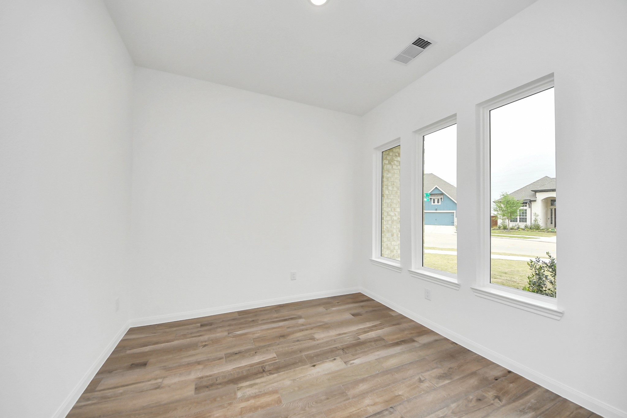 7706 Clover Gully Lane Property Photo 9