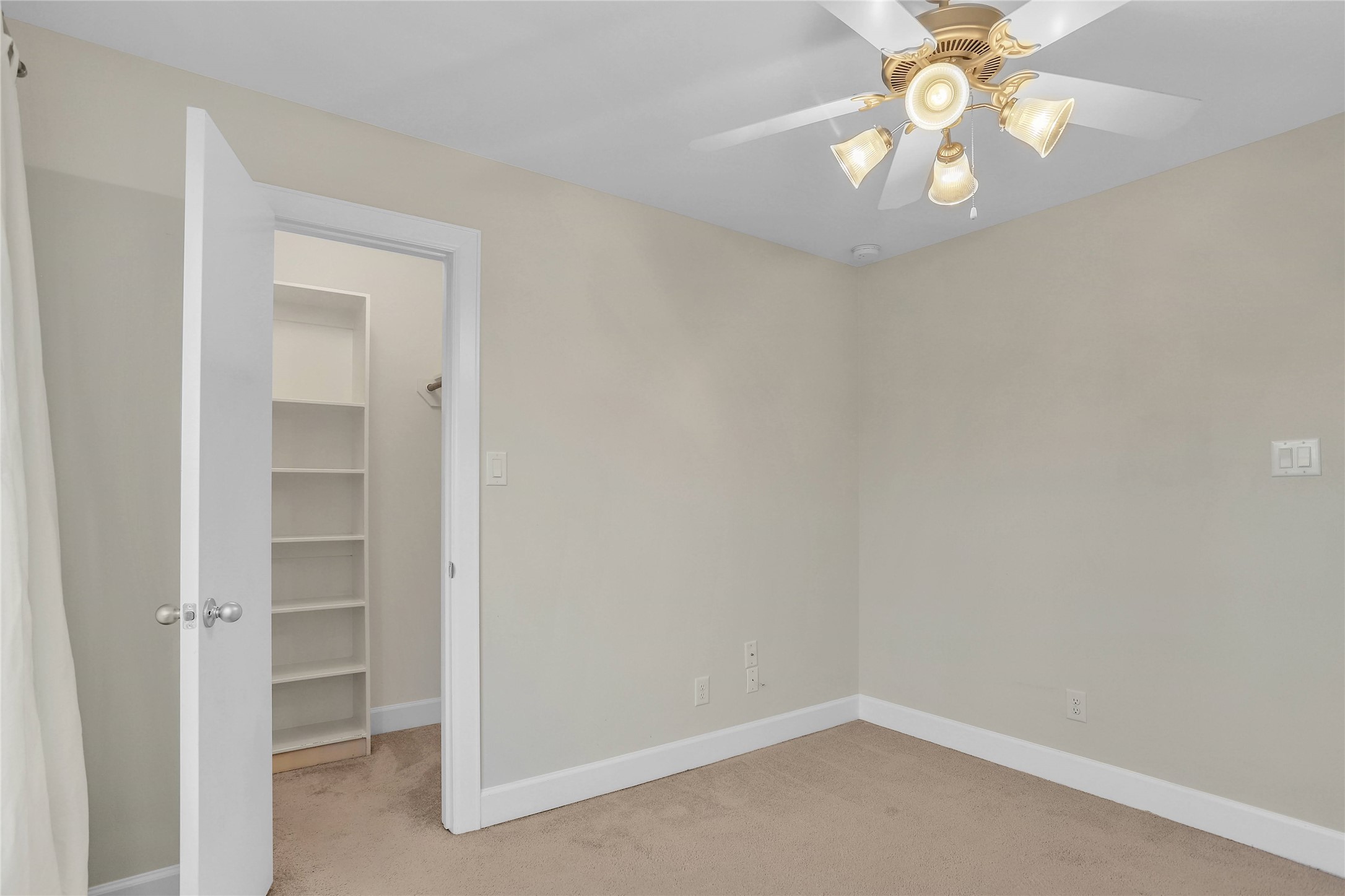 919 E 36th Street Property Photo 16