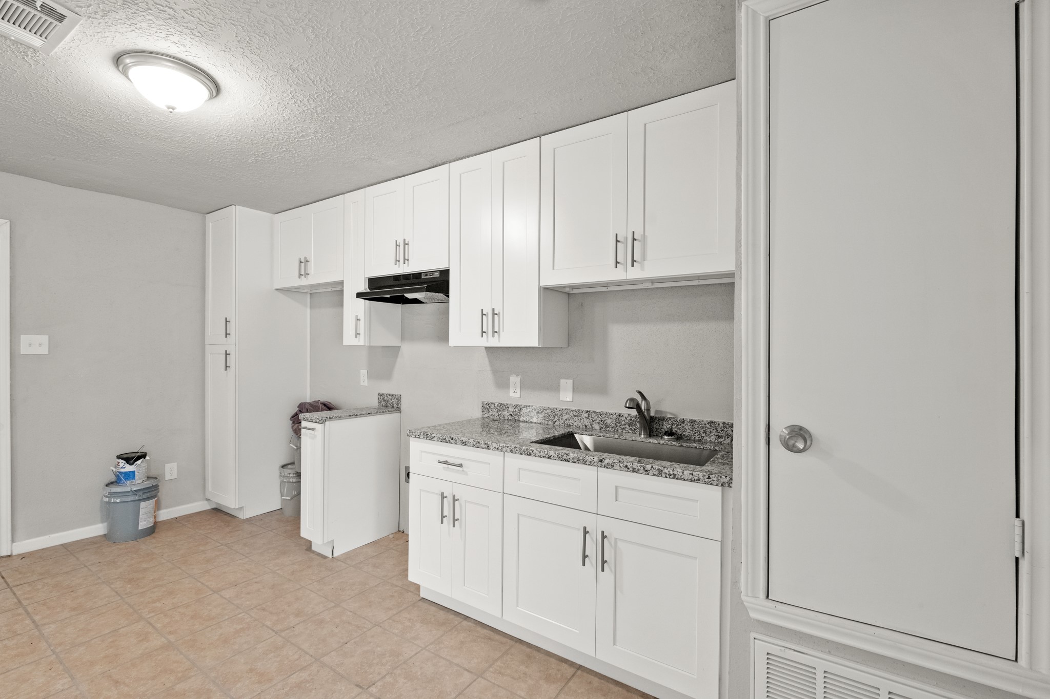 5418 Ridgeway Drive Property Photo 3