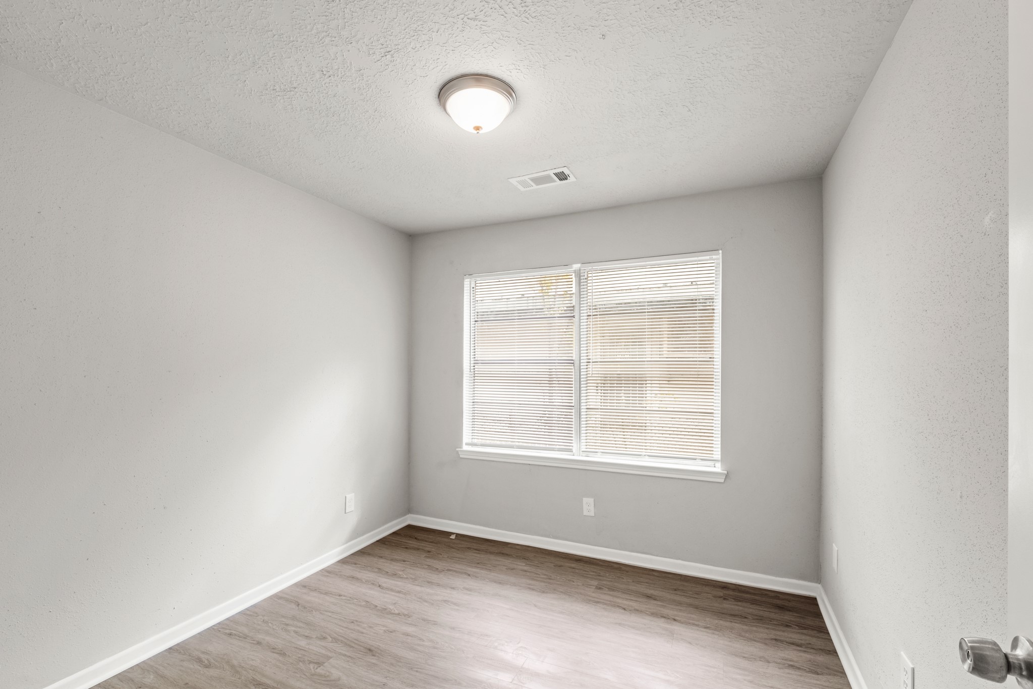 5418 Ridgeway Drive Property Photo 5