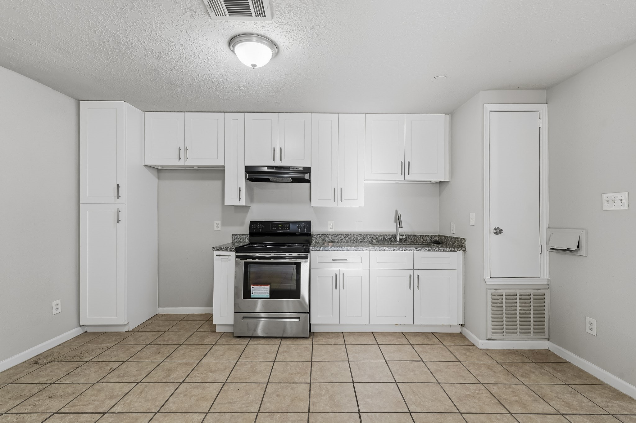 5418 Ridgeway Drive Property Photo 8