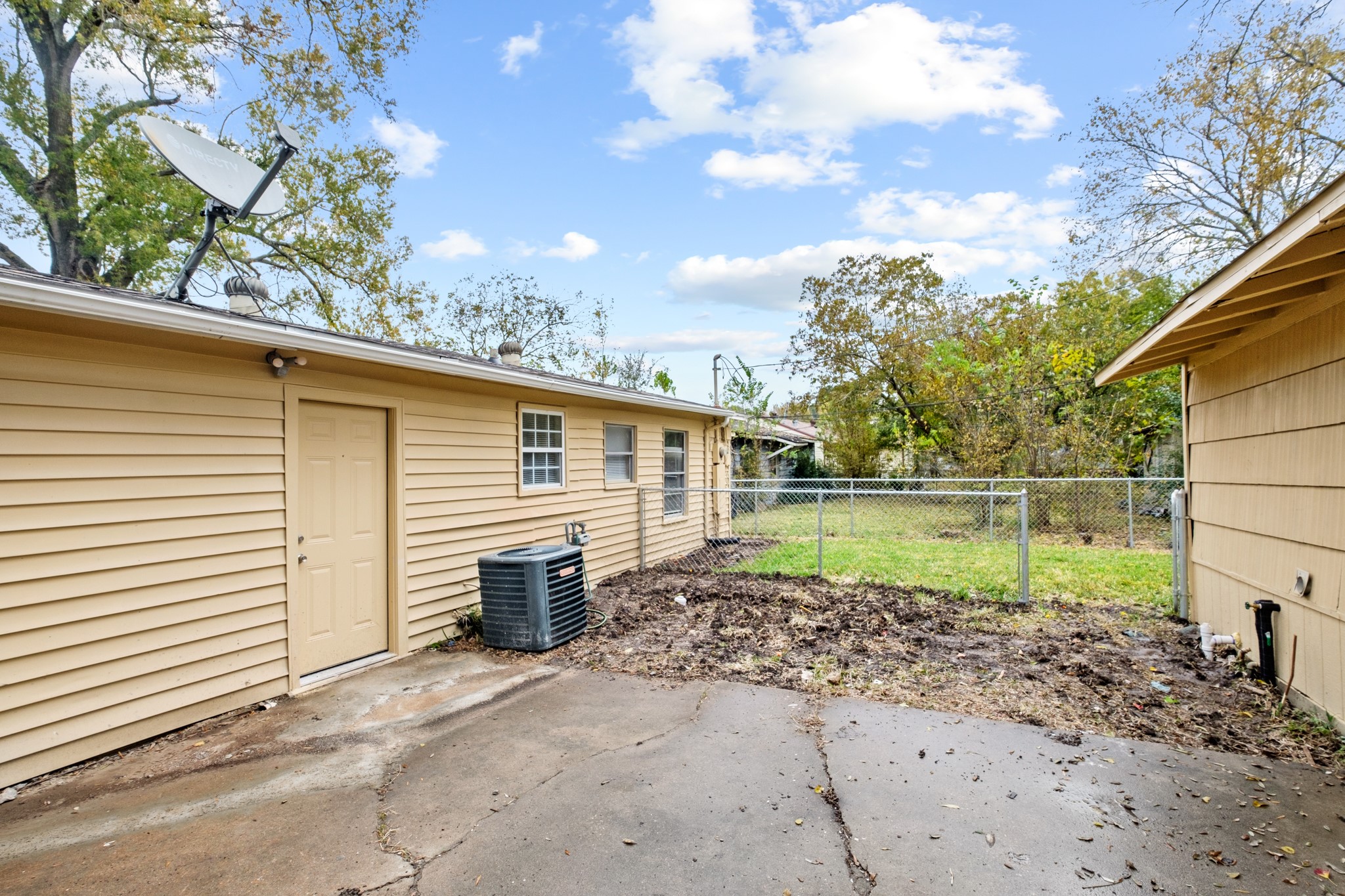 5418 Ridgeway Drive Property Photo 9