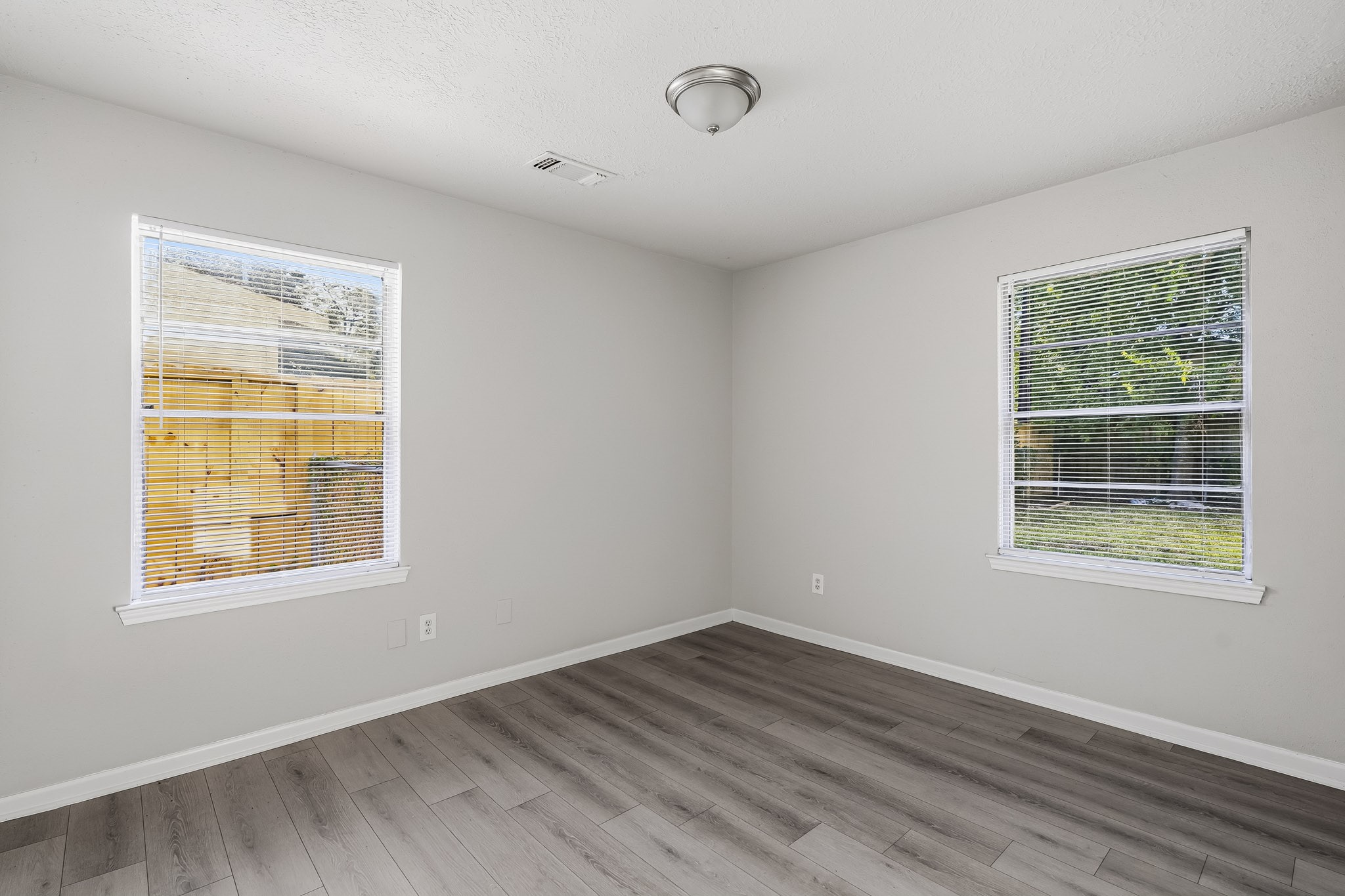 5418 Ridgeway Drive Property Photo 12