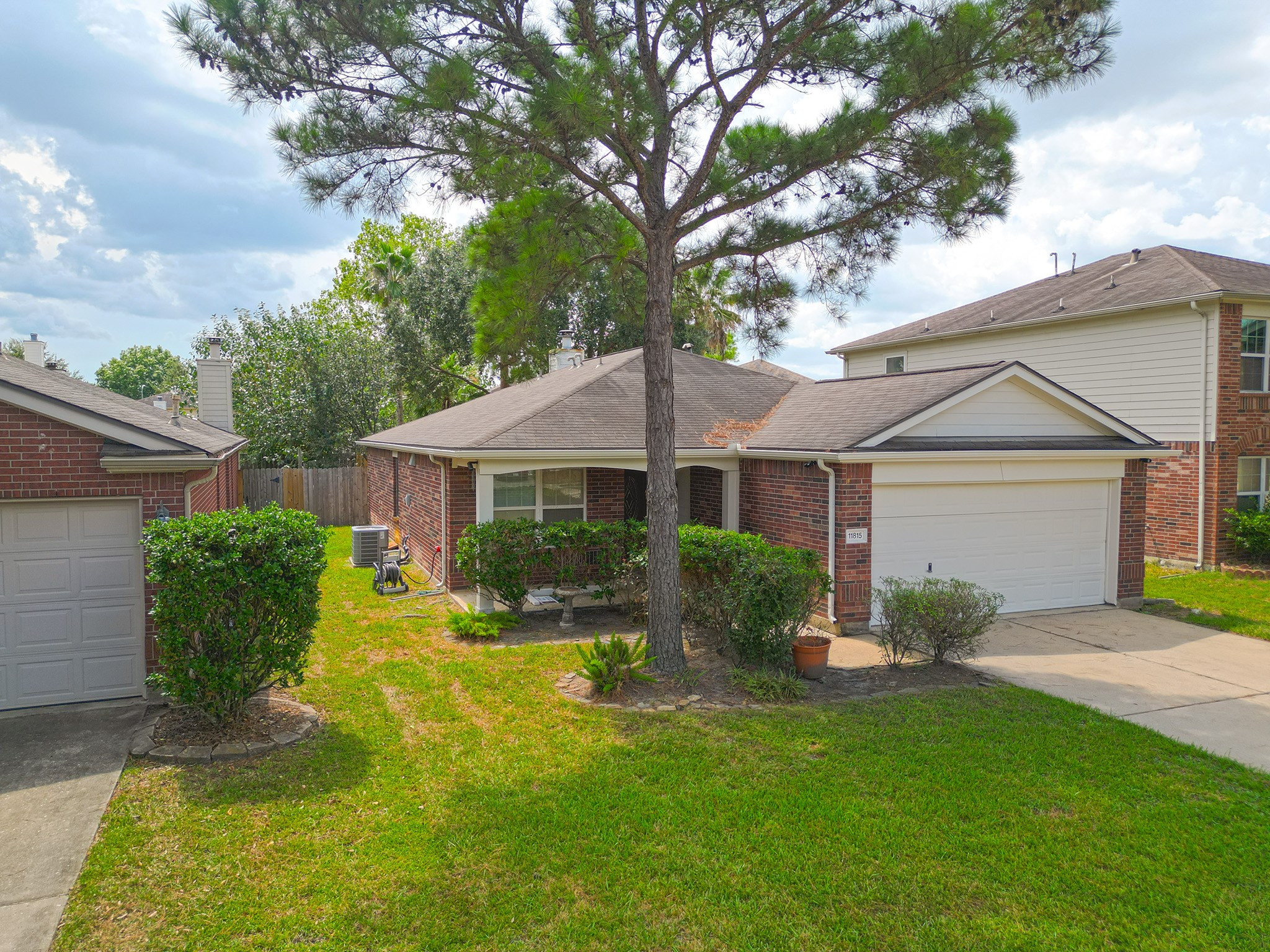 11815 S Brenton Knoll Drive Property Photo 3