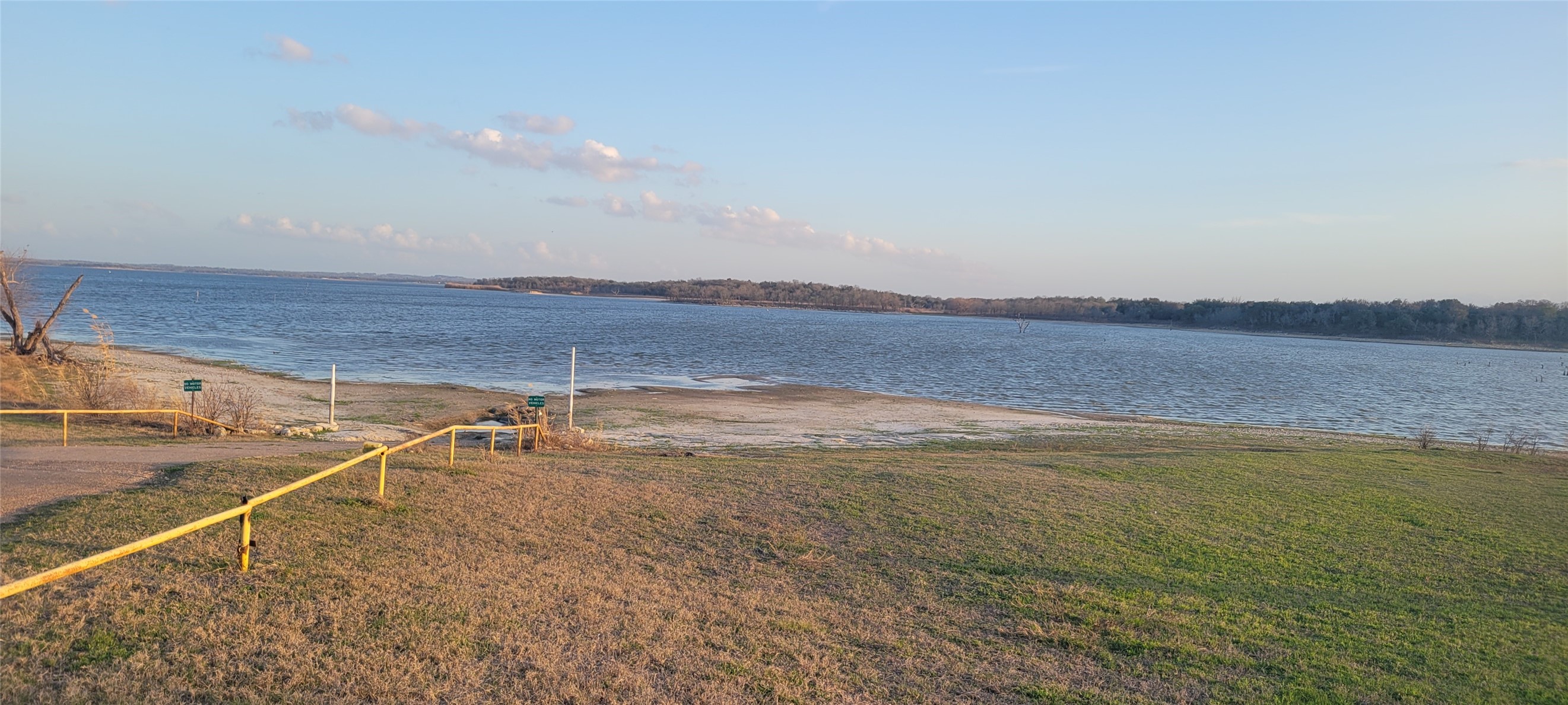 323 N Apache Drive N Property Photo 3