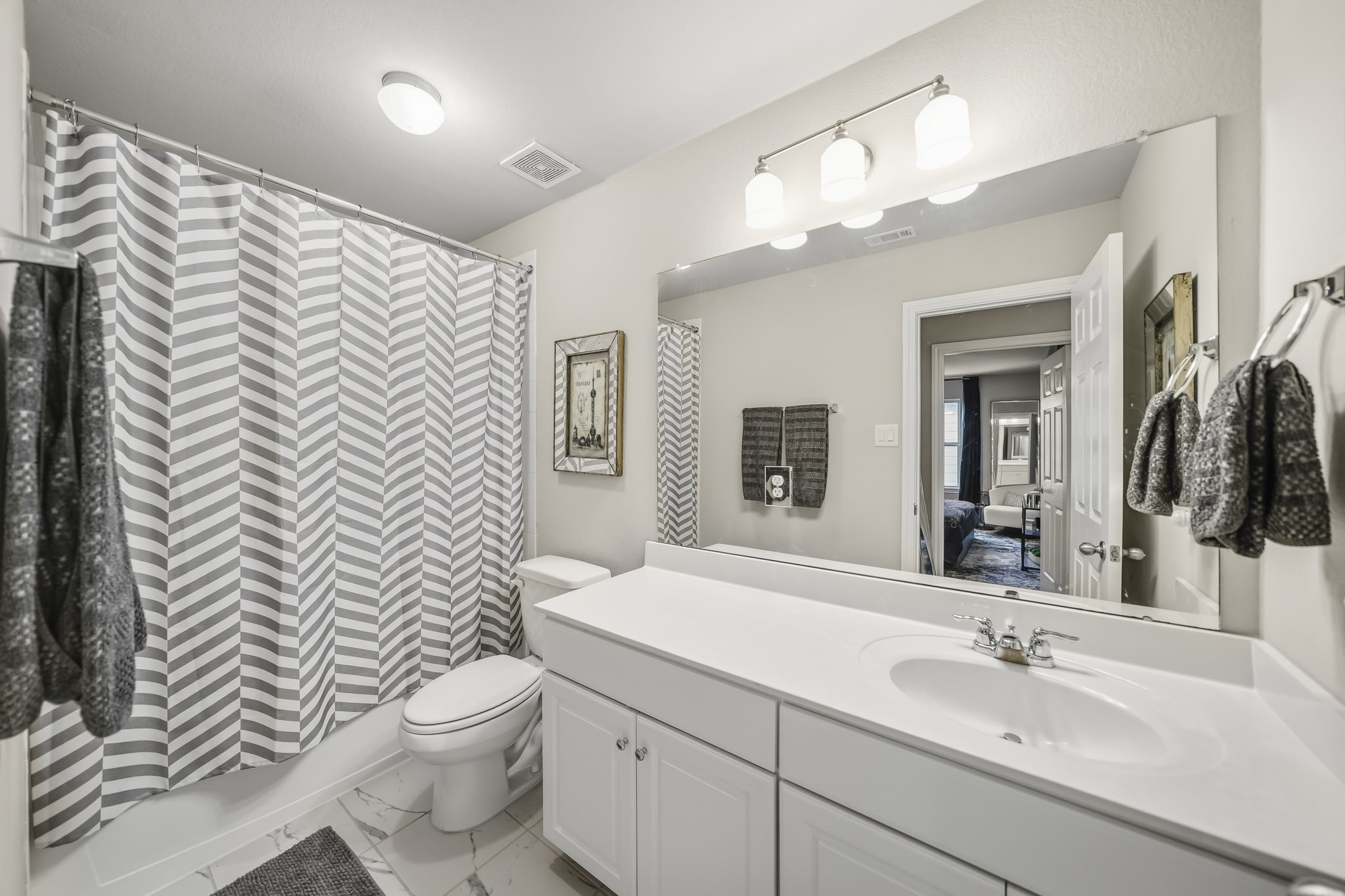 209 Sunray Creek Drive Property Photo 18