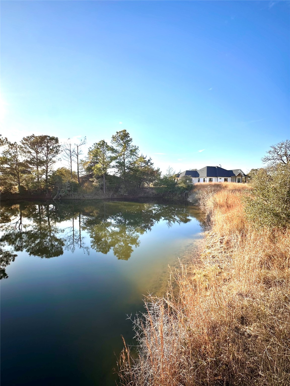 1565 Smith Rau Road Property Photo 1