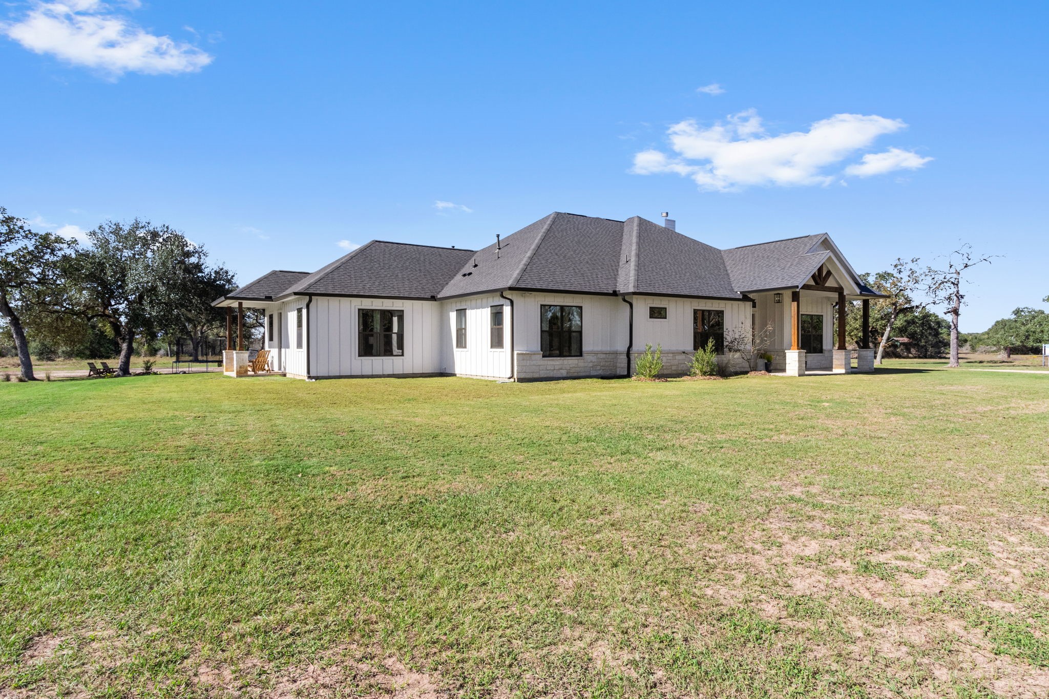 1565 Smith Rau Road Property Photo 5