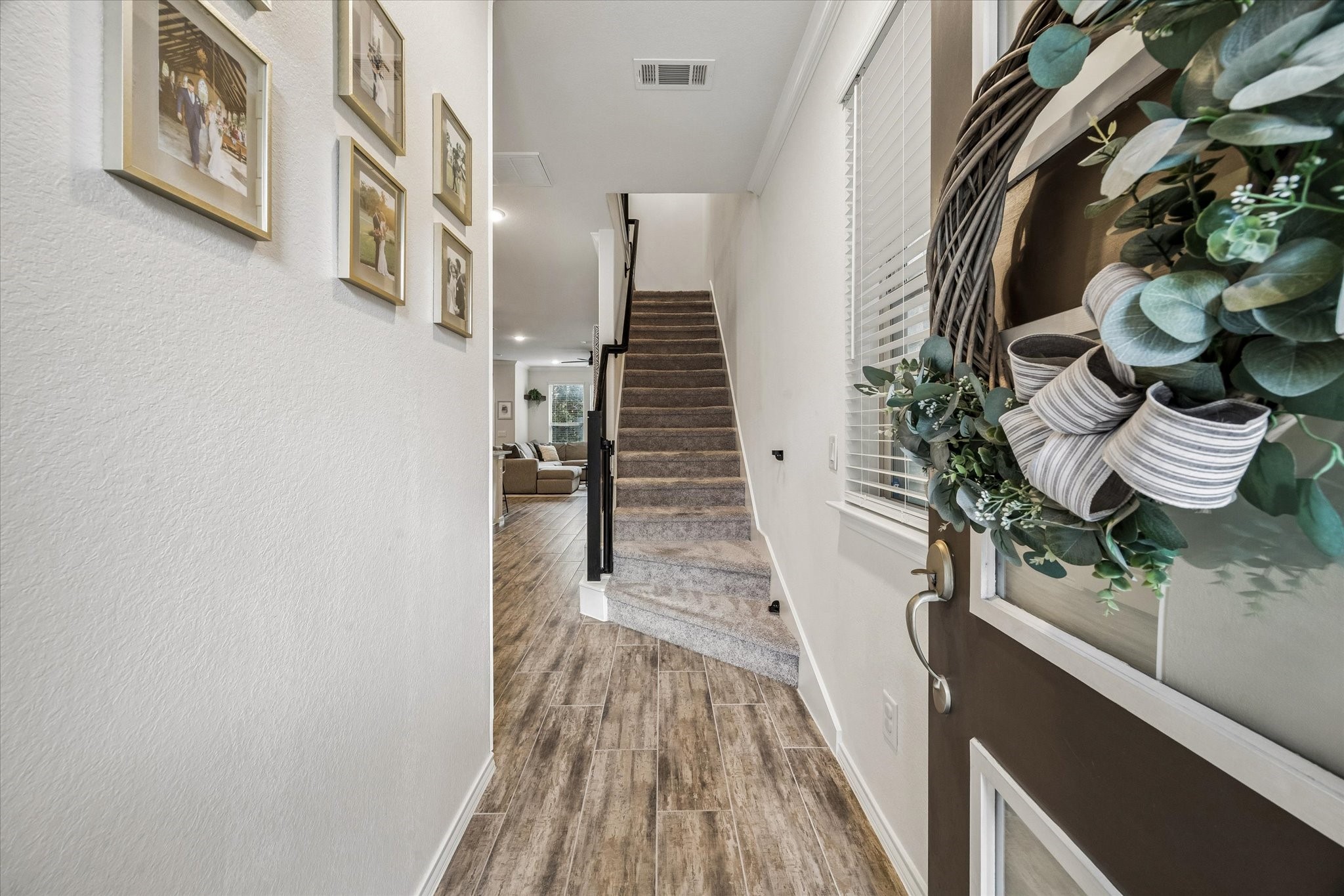 1812 Agoura Hills Drive Property Photo 2