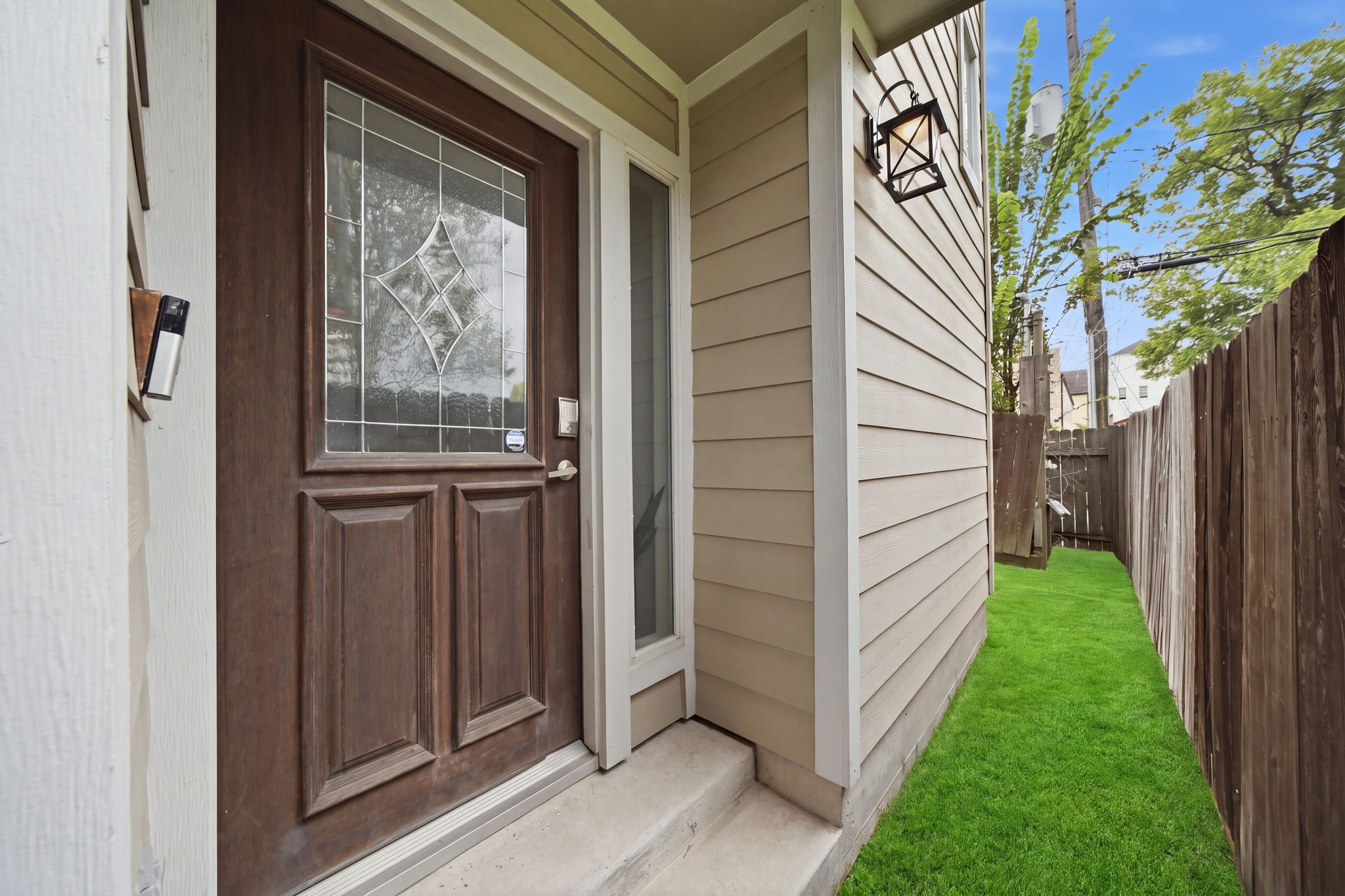 1147 W 24th Street B Property Photo 4