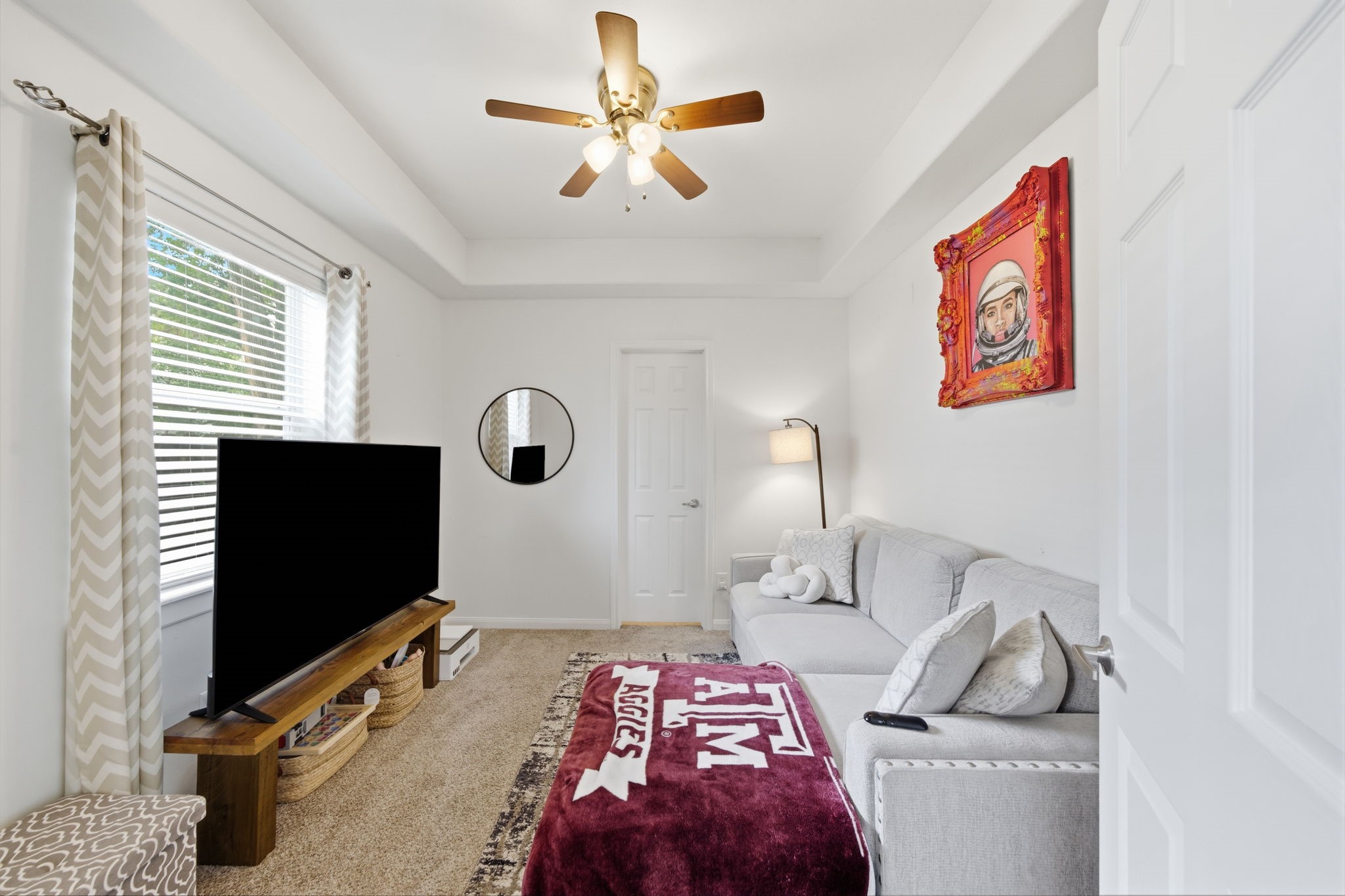 1147 W 24th Street B Property Photo 6
