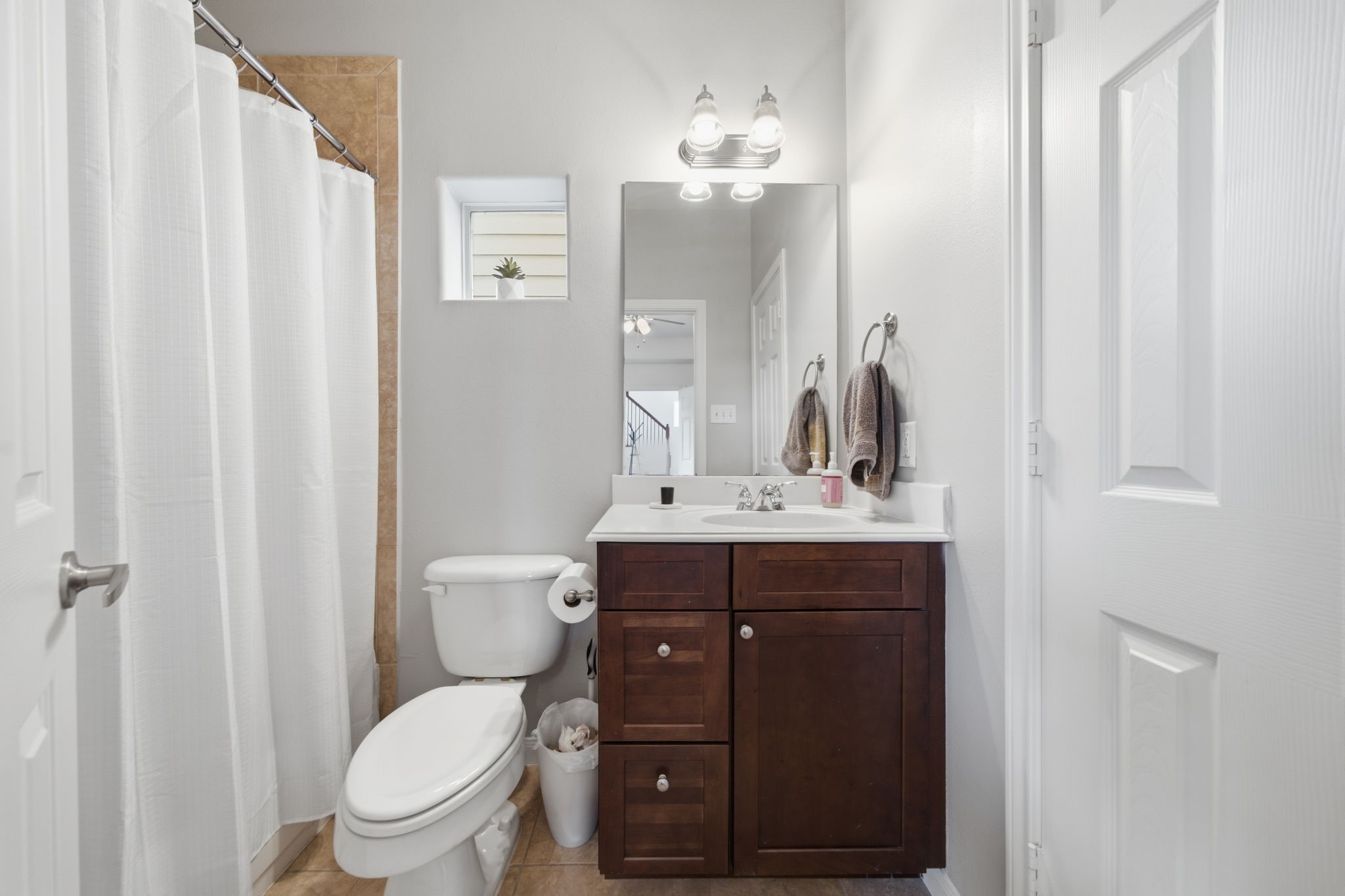1147 W 24th Street B Property Photo 7