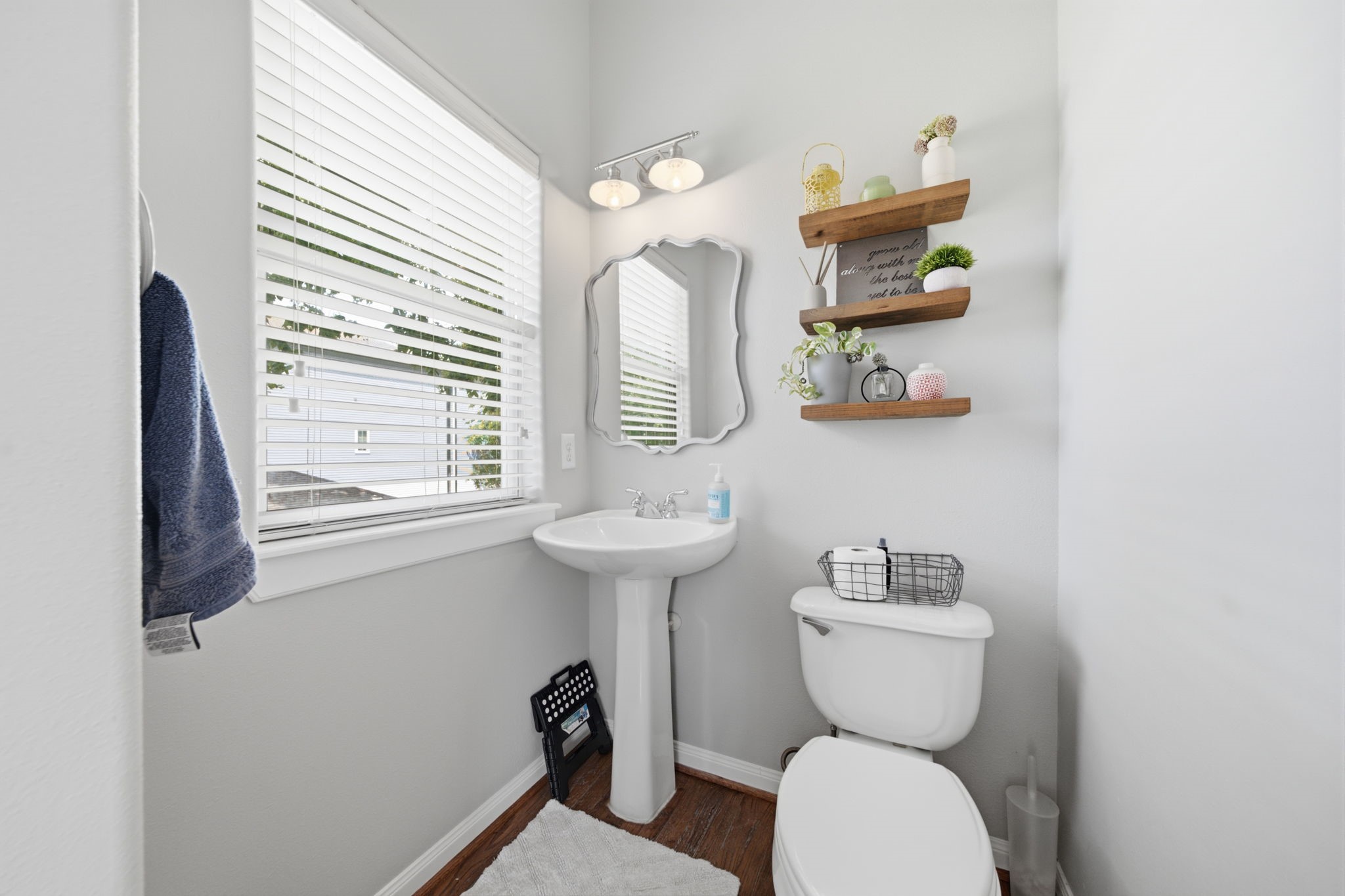 1147 W 24th Street B Property Photo 16