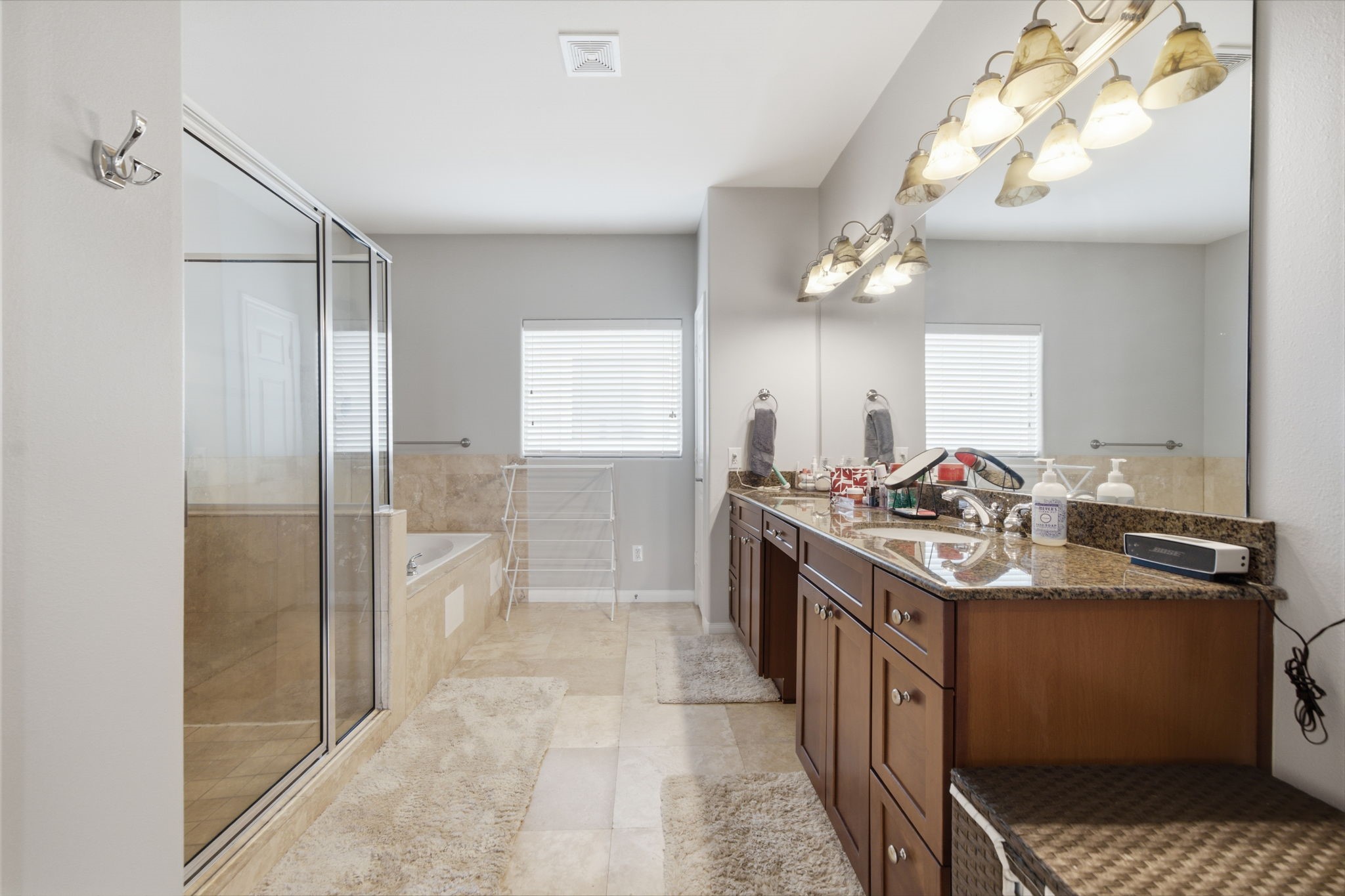 1147 W 24th Street B Property Photo 19