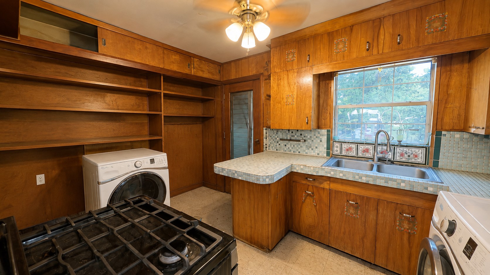236 E Orchard Street Property Photo 4