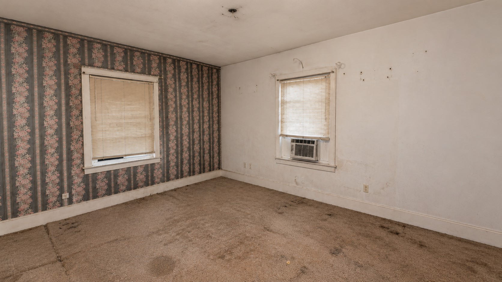 236 E Orchard Street Property Photo 7