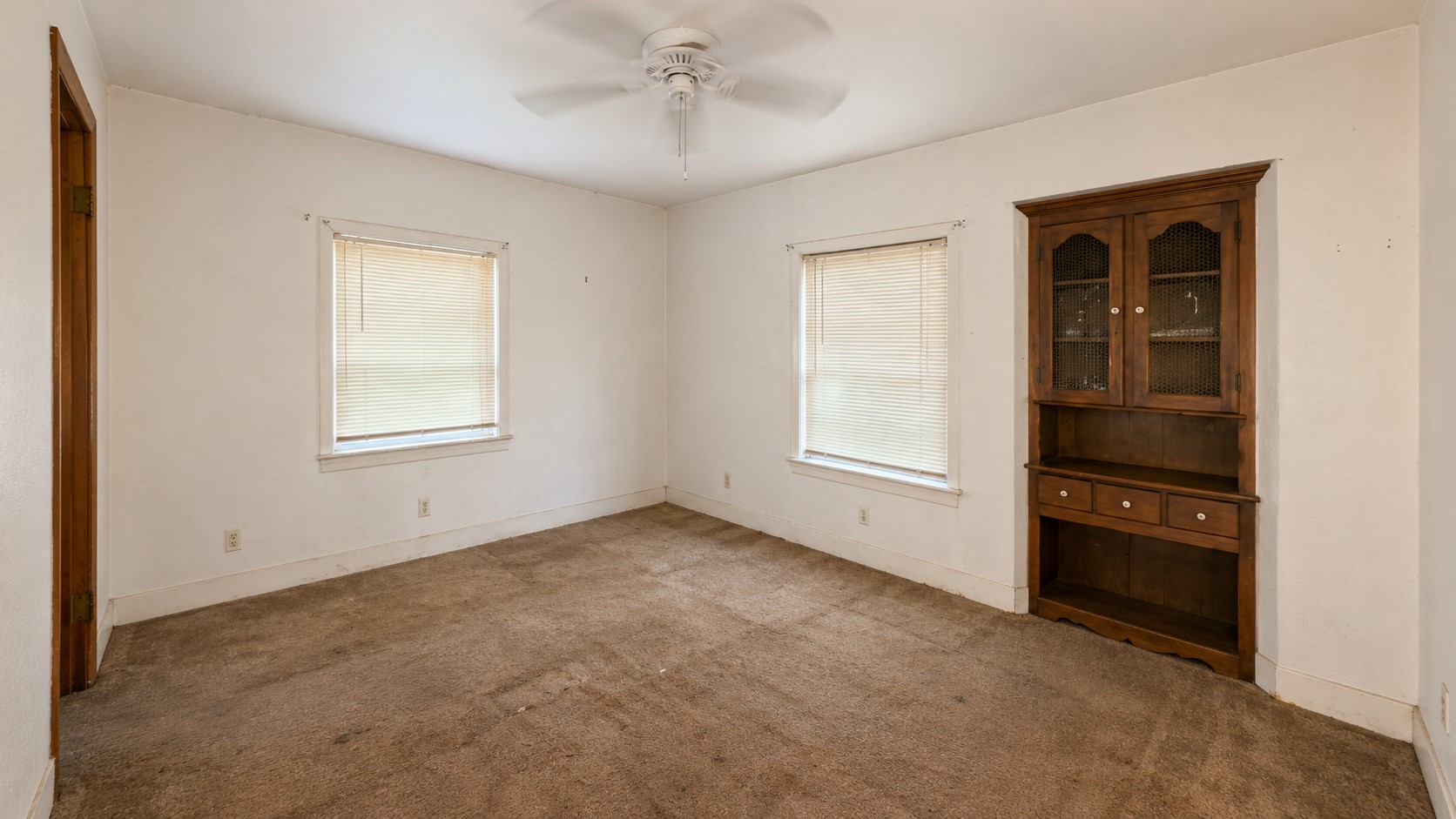 236 E Orchard Street Property Photo 8