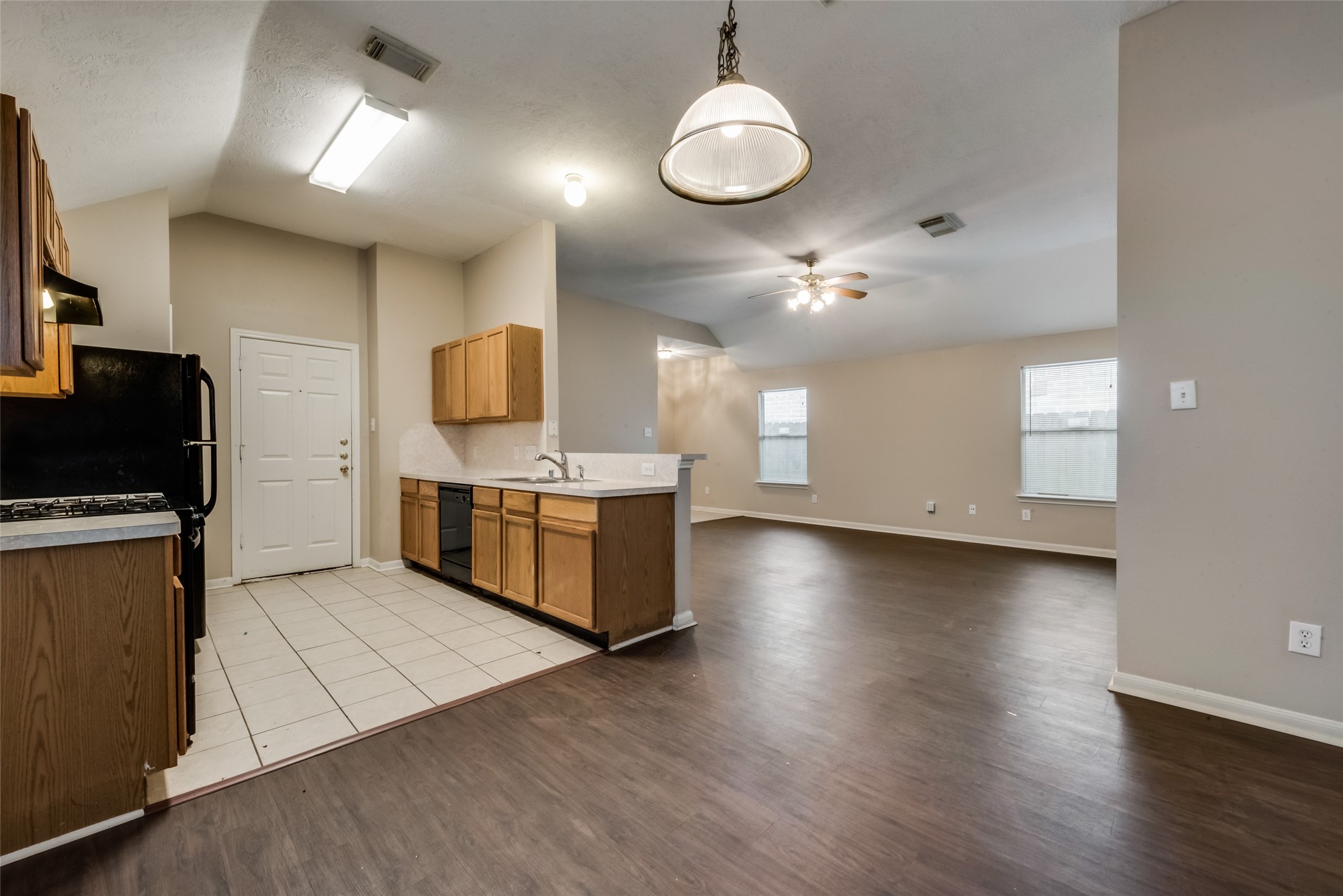 8342 Fuqua Gardens Drive Property Photo 4