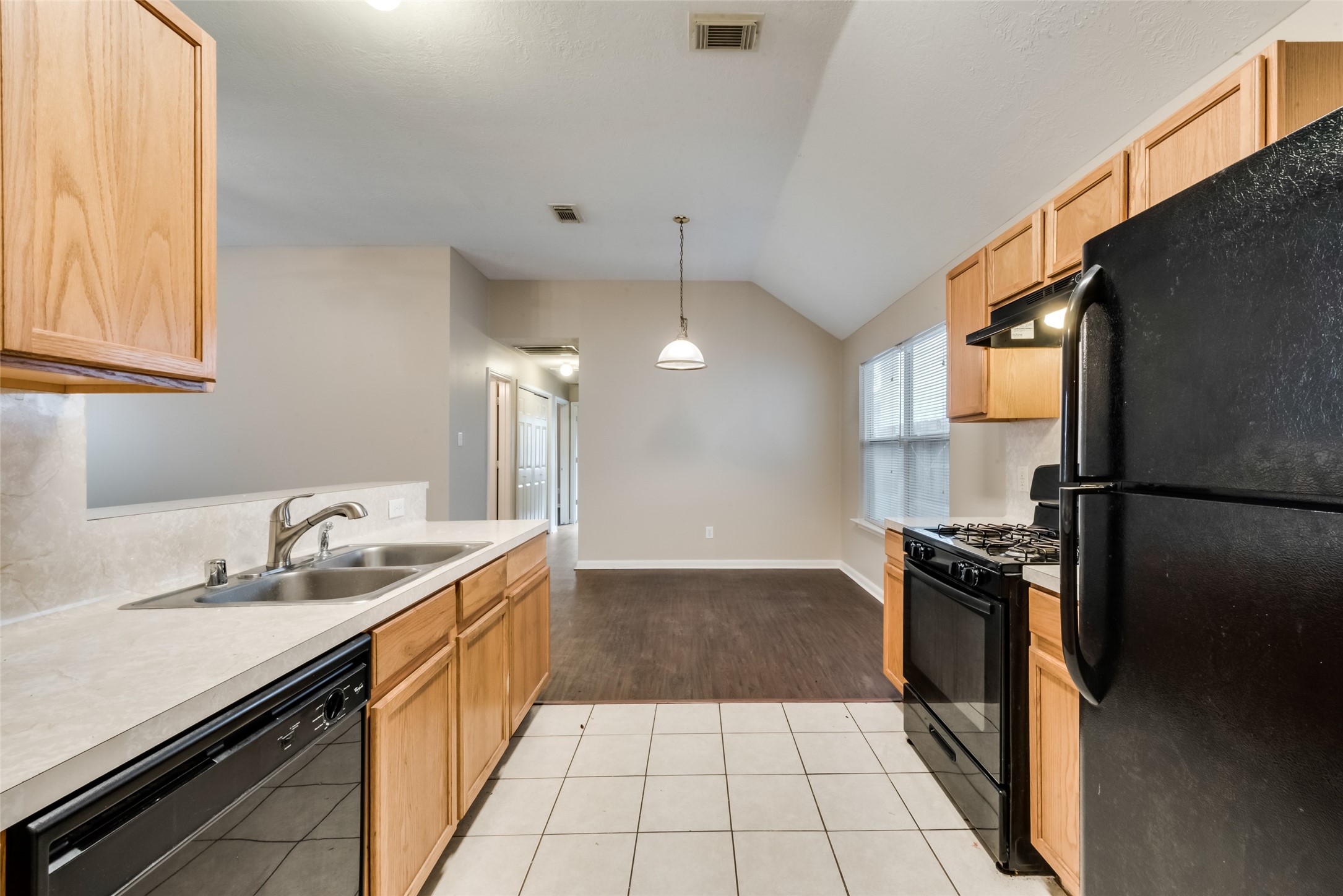 8342 Fuqua Gardens Drive Property Photo 6