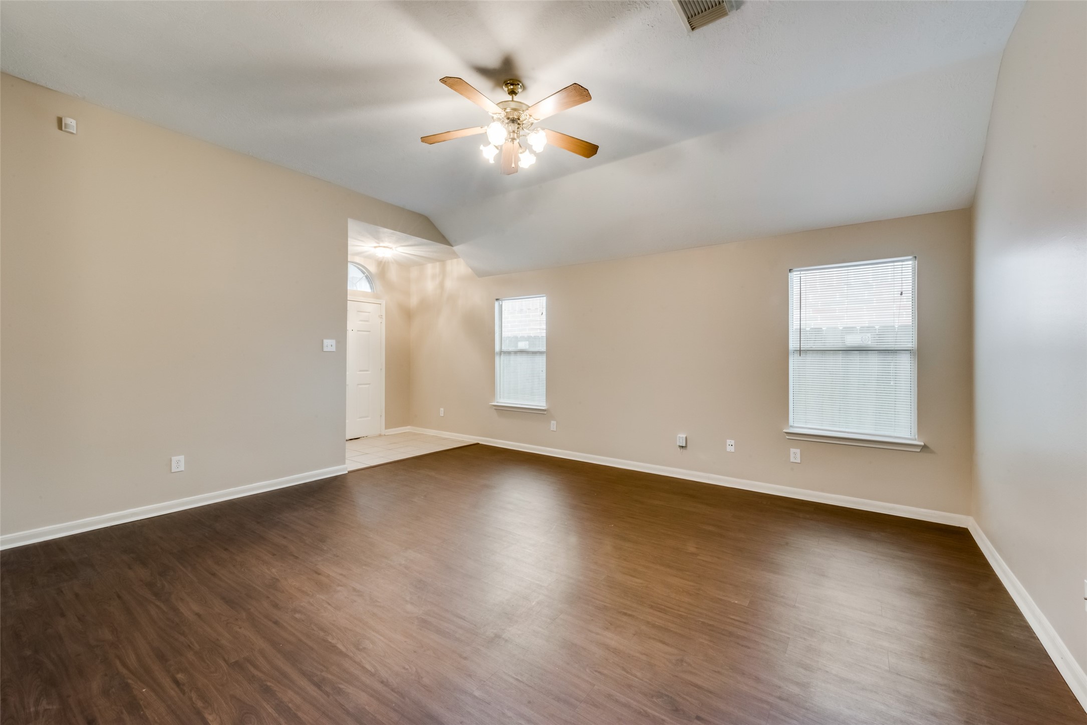 8342 Fuqua Gardens Drive Property Photo 7