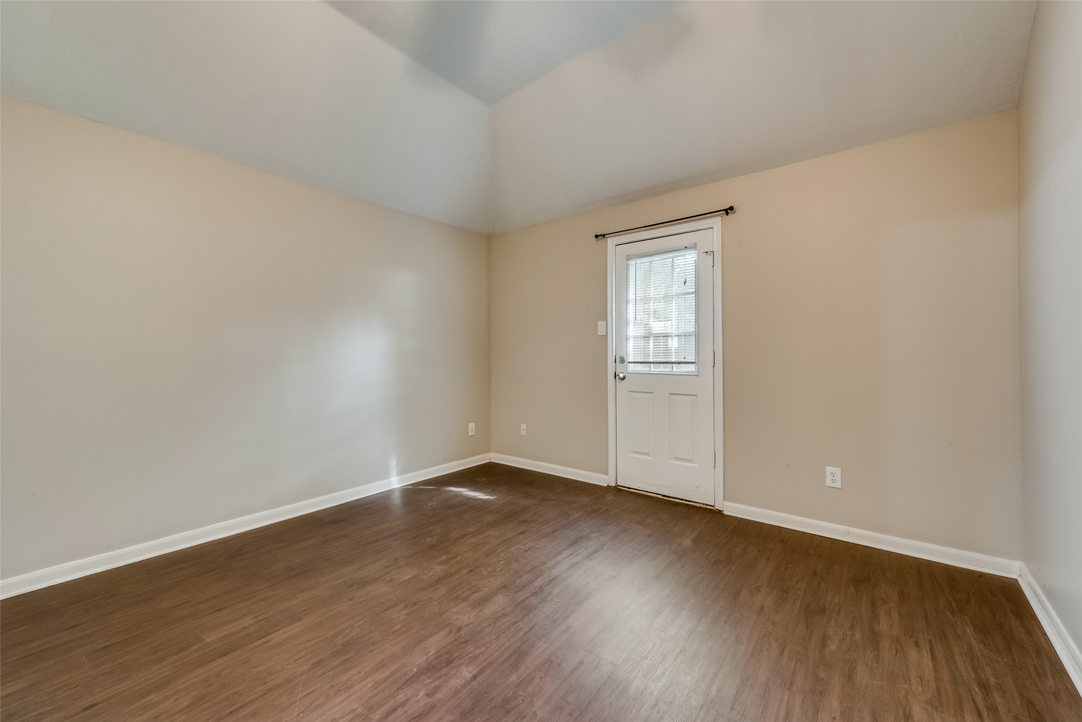 8342 Fuqua Gardens Drive Property Photo 12