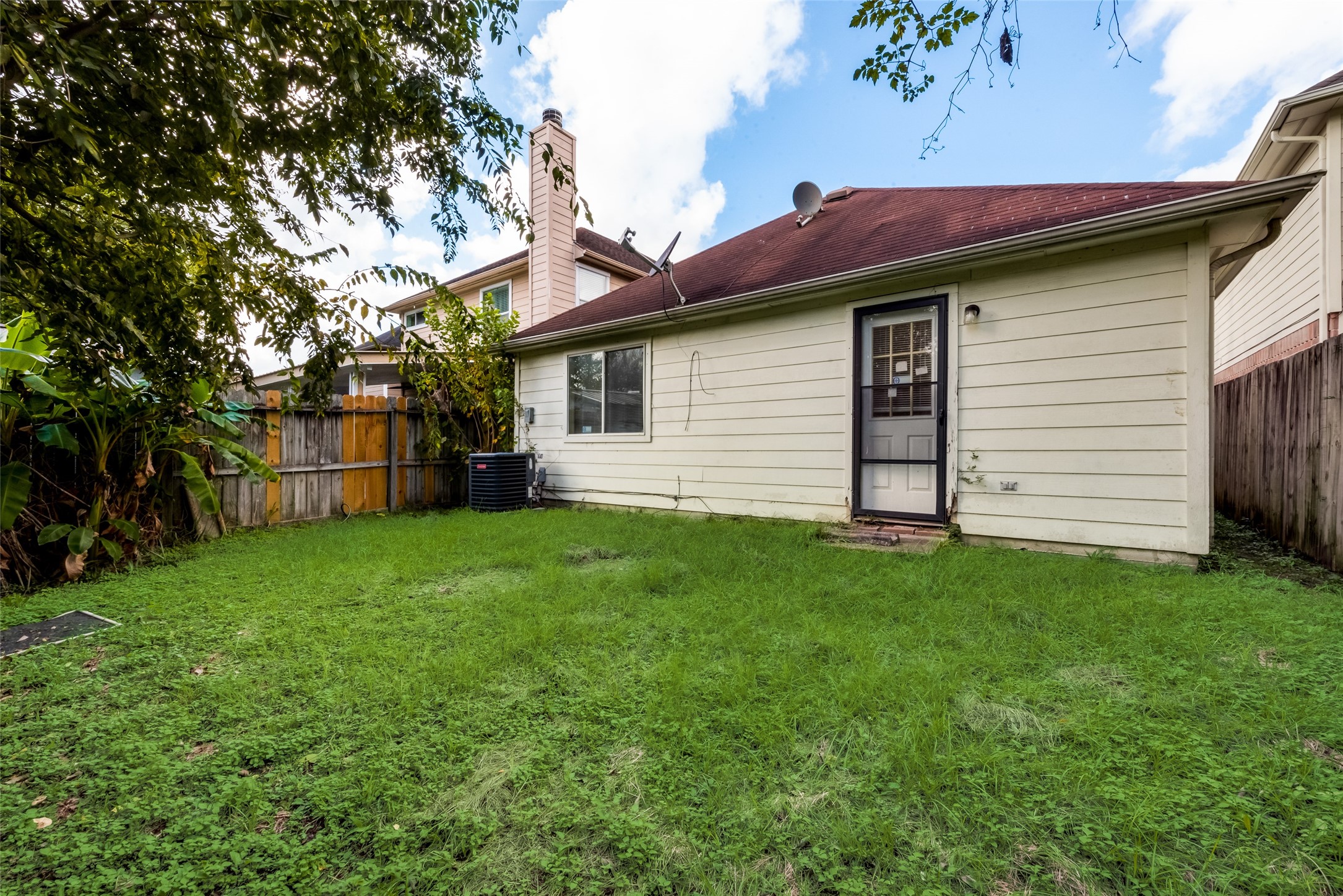 8342 Fuqua Gardens Drive Property Photo 14