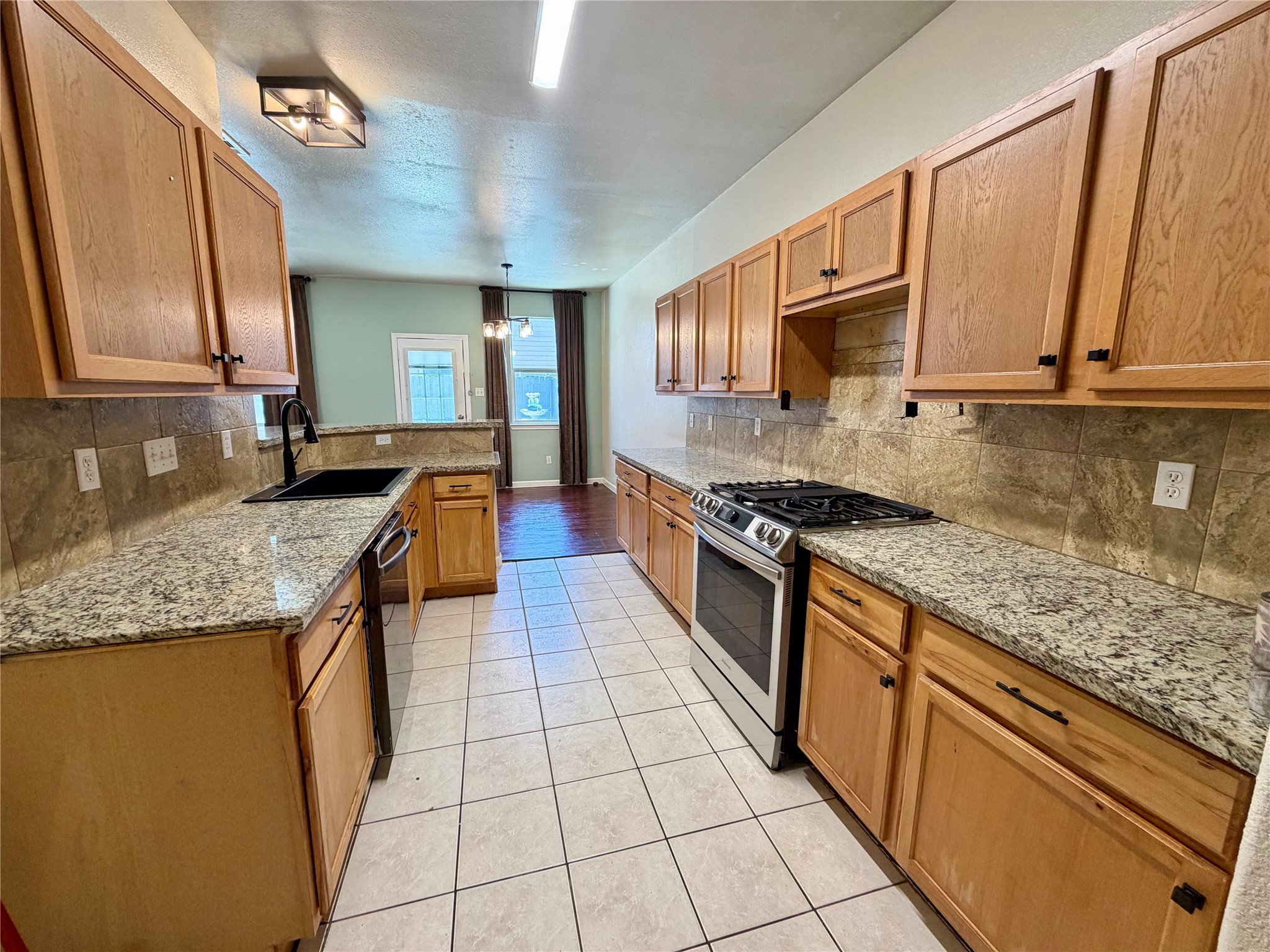 6026 Yorkglen Manor Lane Property Photo 8