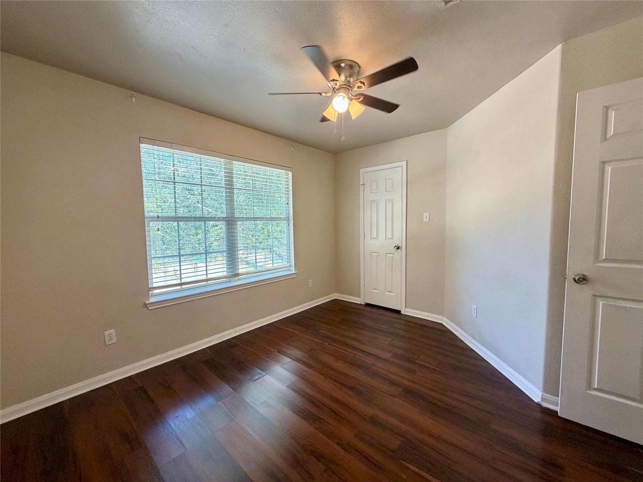 6026 Yorkglen Manor Lane Property Photo 16