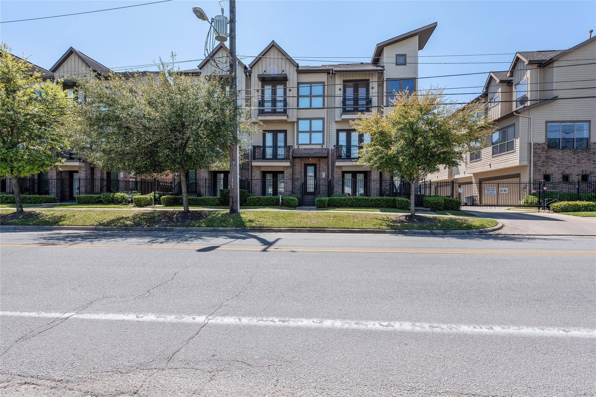 2814 Polk Street Property Photo 1