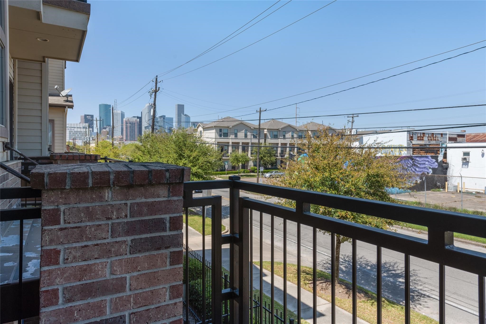 2814 Polk Street Property Photo 10