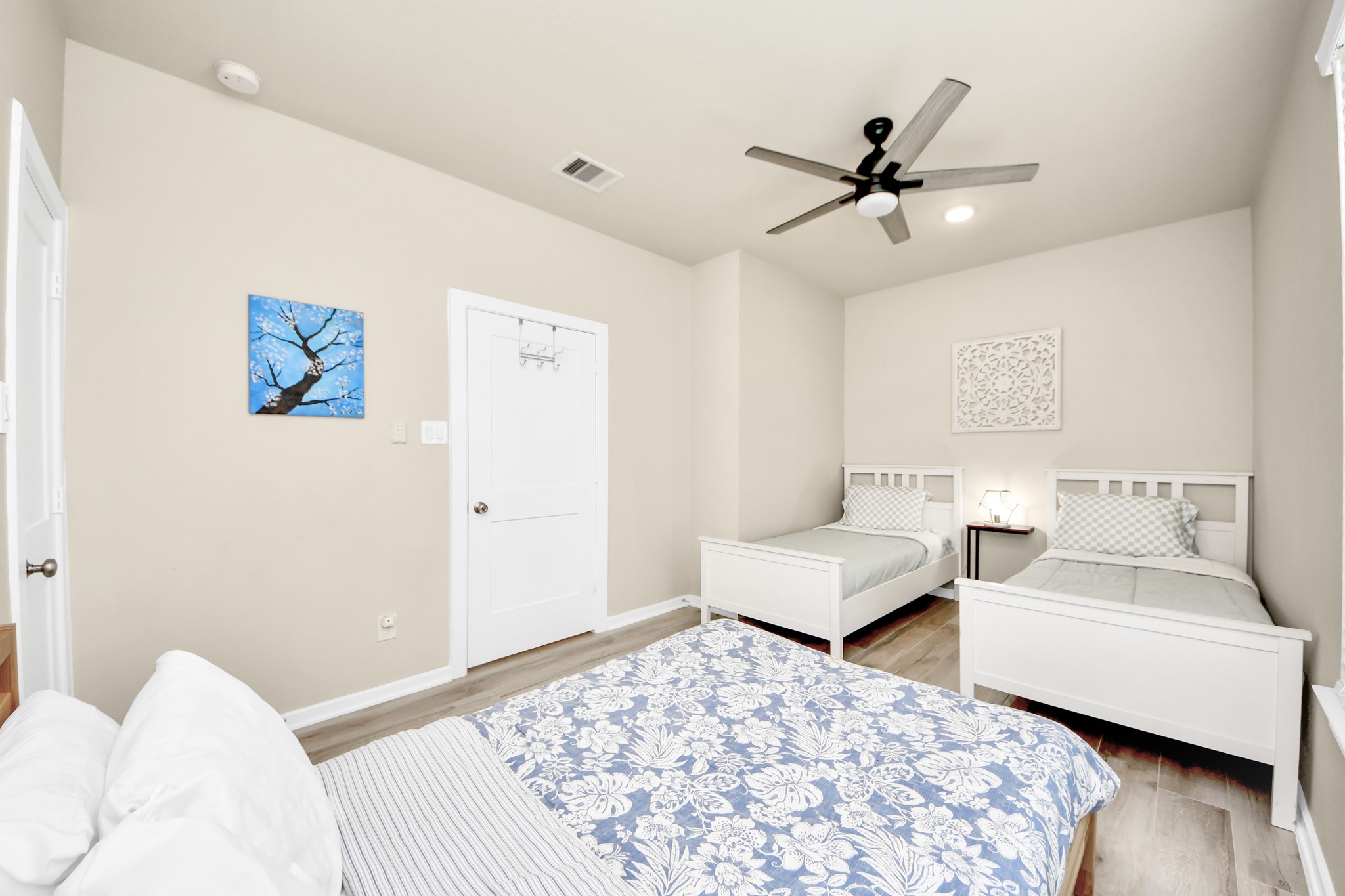 15850 Black Grouse Drive Property Photo 4