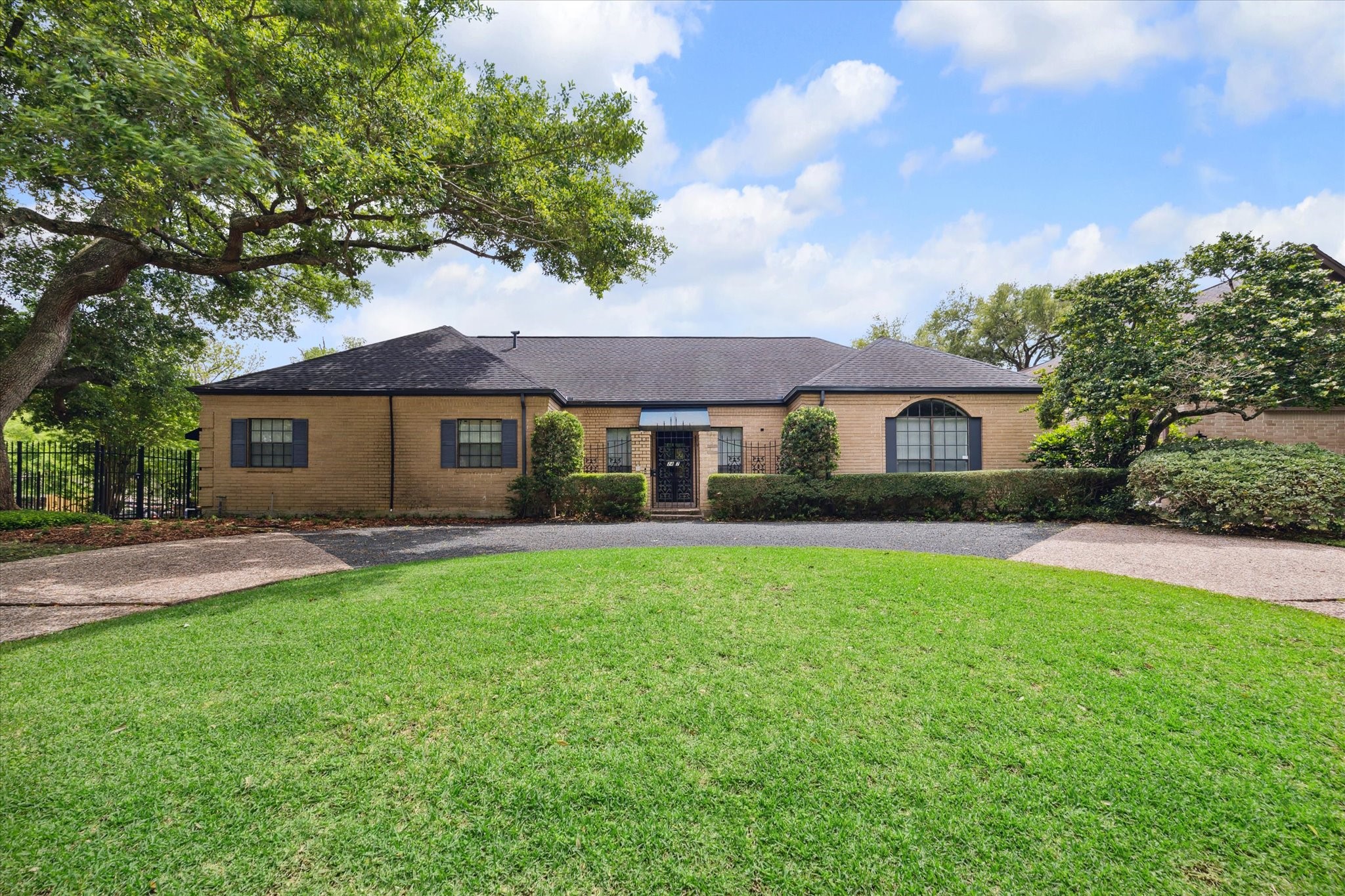 2417 Blue Bonnet Boulevard Property Photo 1