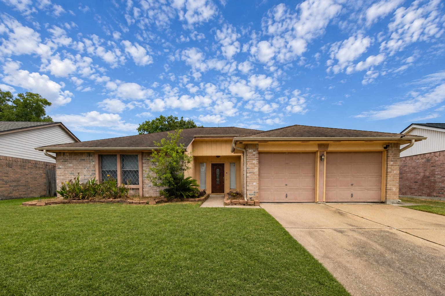 7251 Sonnet Glen Lane Property Photo 1
