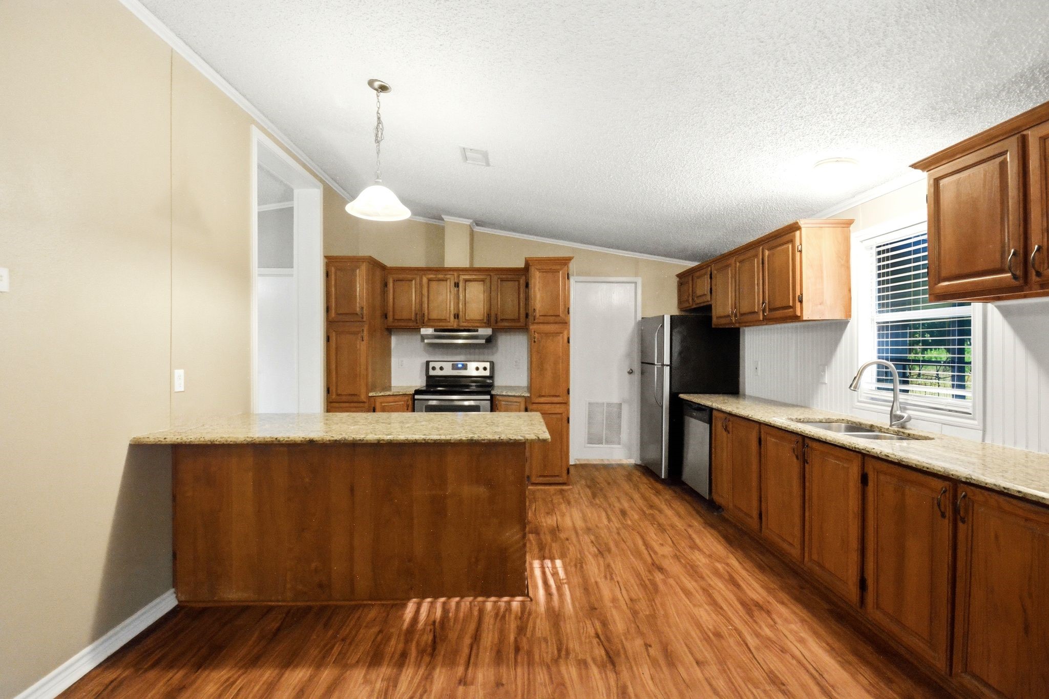 290 Monticello Street Property Photo 8