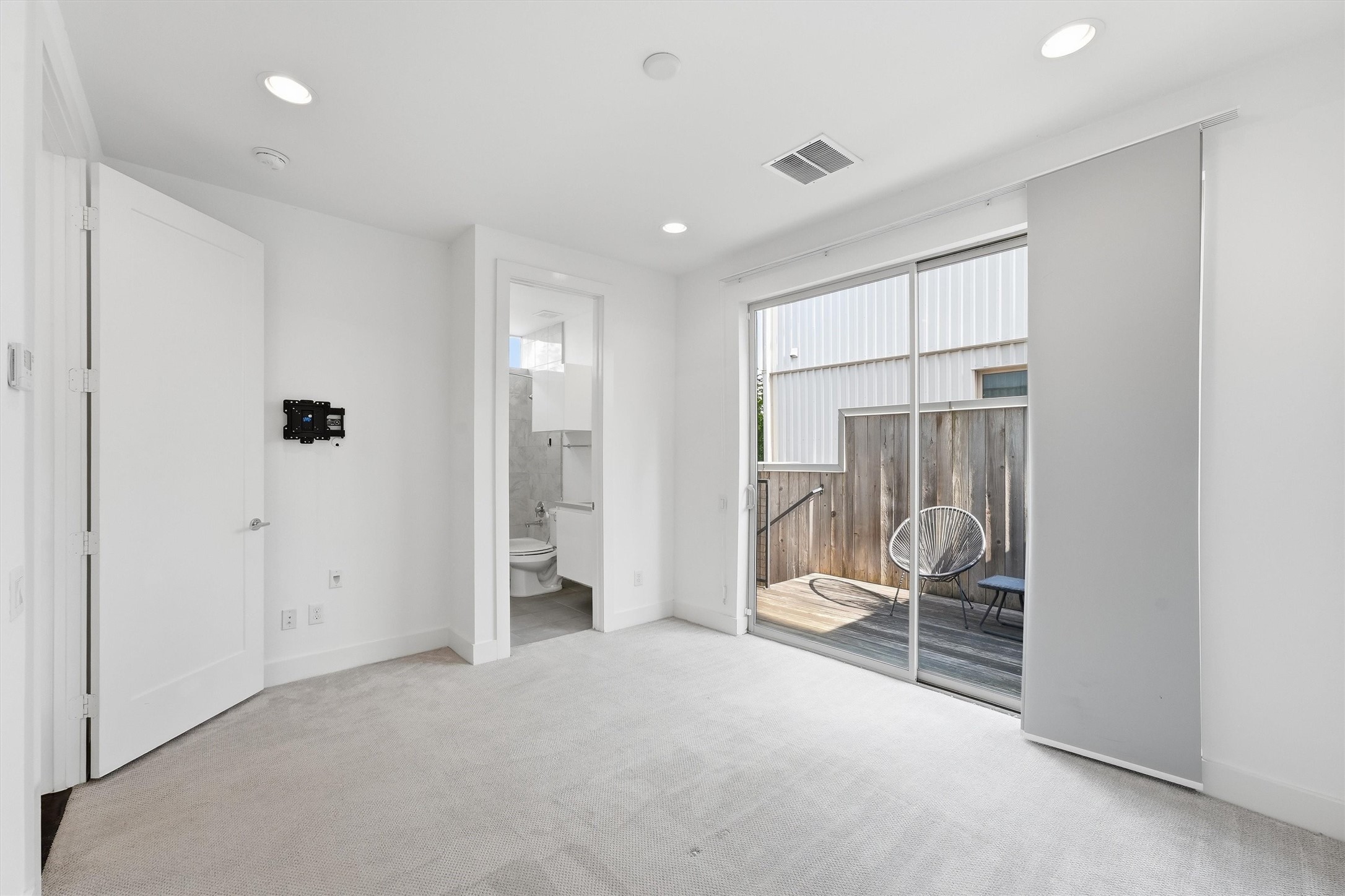 1155 W 17th Street Property Photo 4