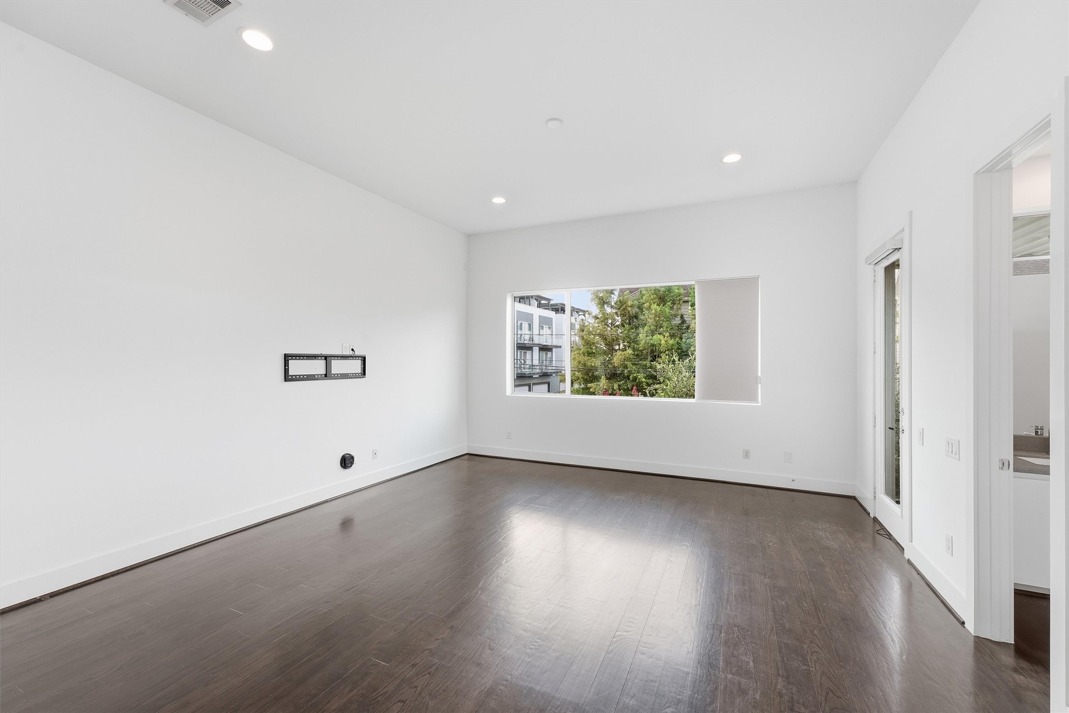 1155 W 17th Street Property Photo 7