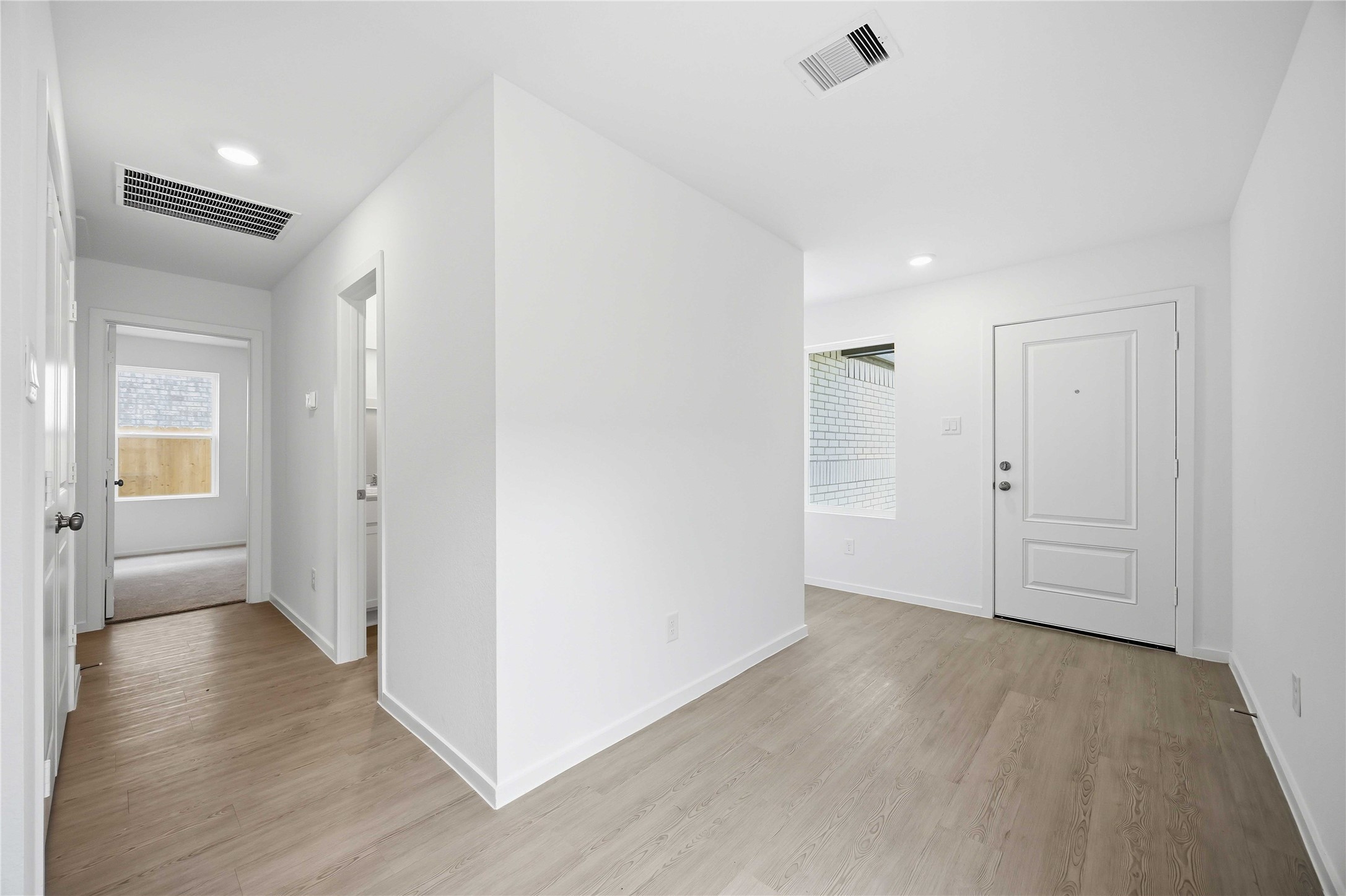 16842 Spotted Oak Drive Property Photo 6