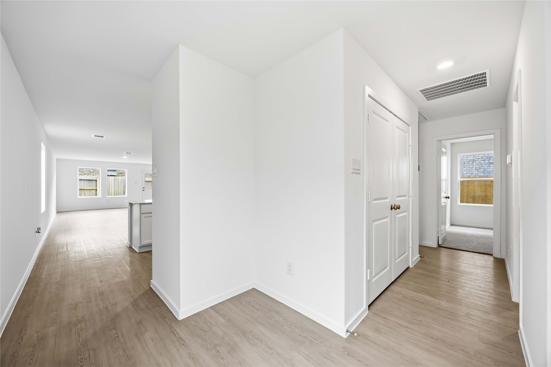 16842 Spotted Oak Drive Property Photo 7