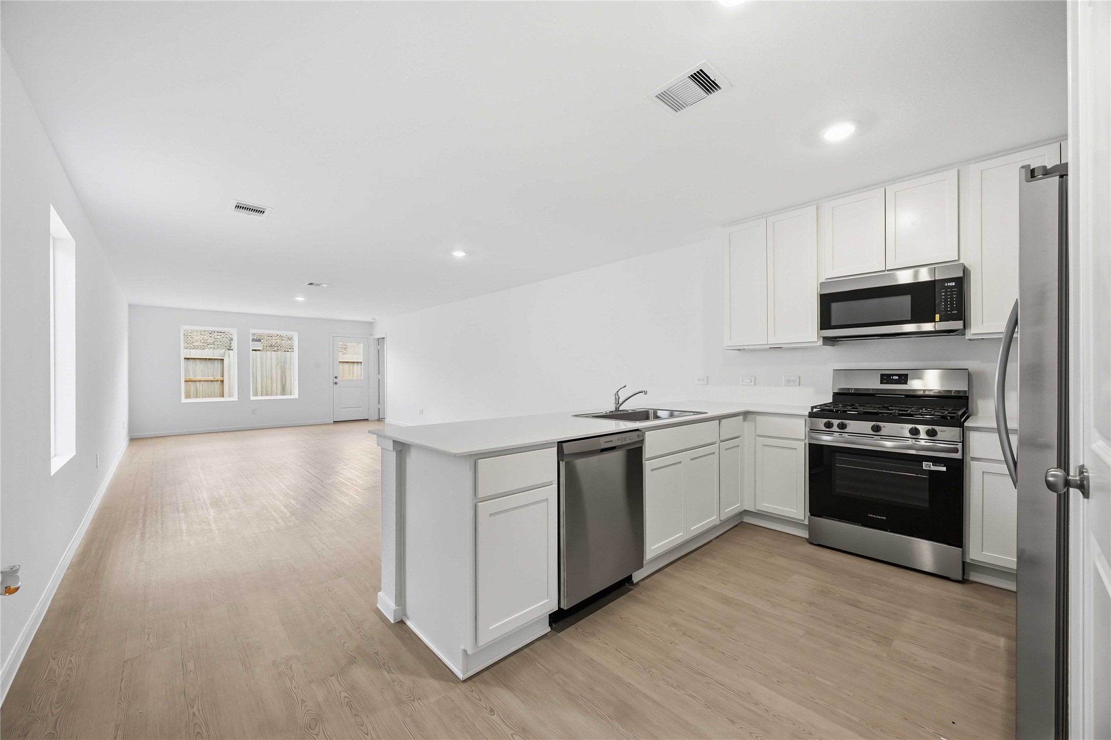 16842 Spotted Oak Drive Property Photo 10